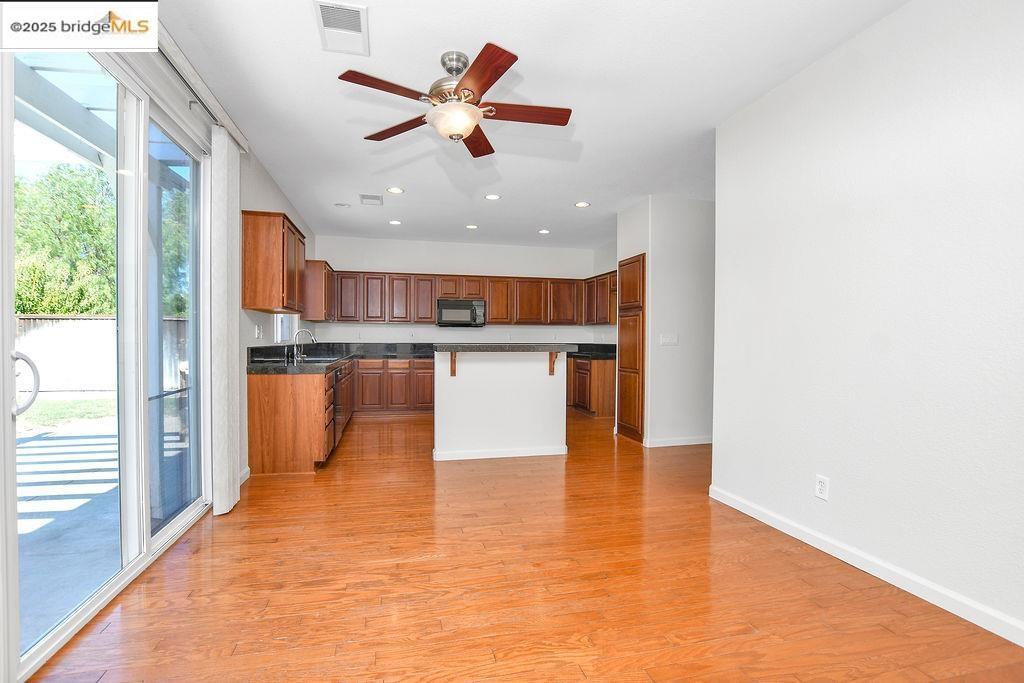 Detail Gallery Image 10 of 35 For 4619 Menona Court, Antioch,  CA 94531-9417 - 4 Beds | 2/1 Baths