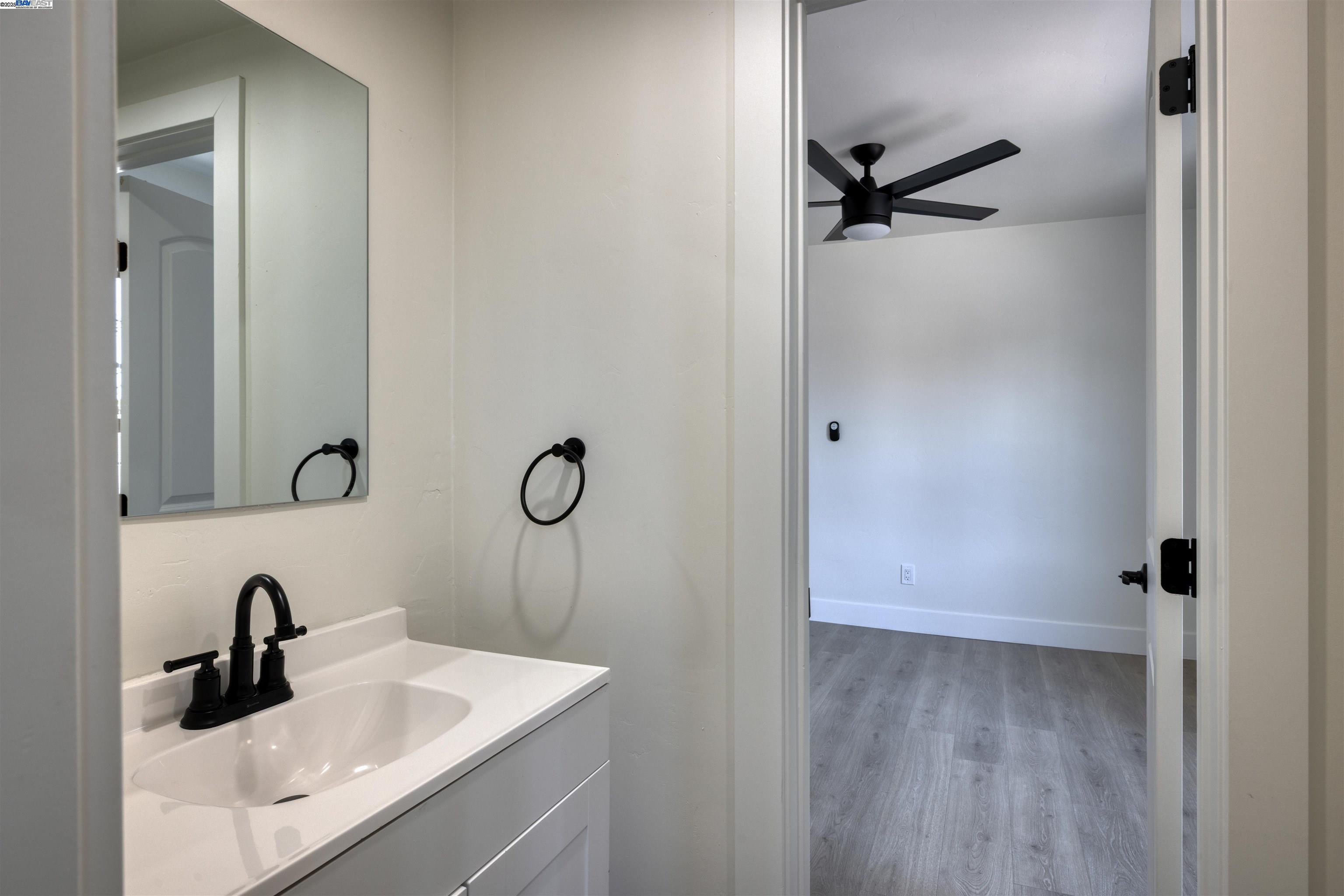 Detail Gallery Image 13 of 29 For 2440 Monticello Ave, Oakland,  CA 94601 - 3 Beds | 1/1 Baths