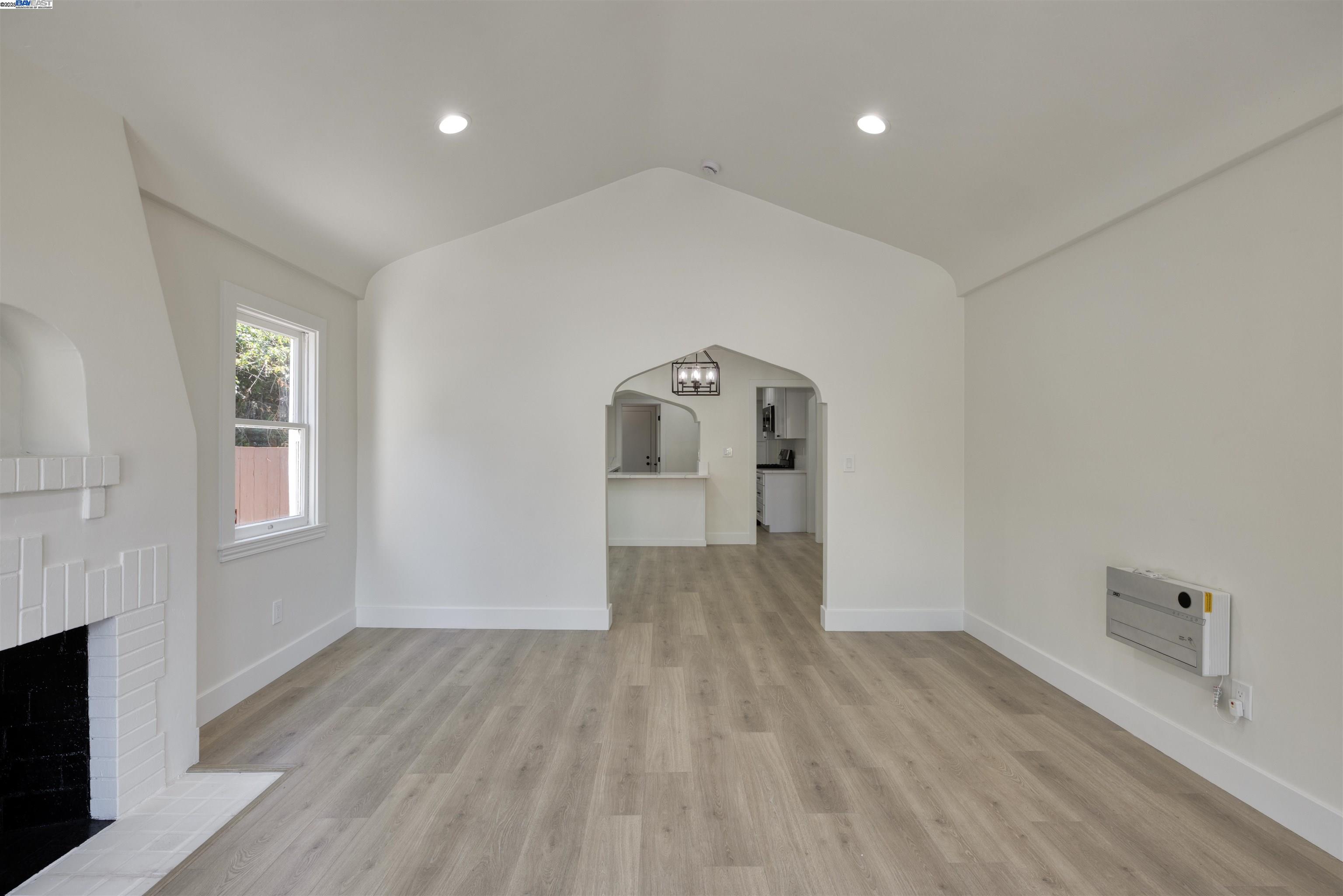 Detail Gallery Image 24 of 29 For 2440 Monticello Ave, Oakland,  CA 94601 - 3 Beds | 1/1 Baths