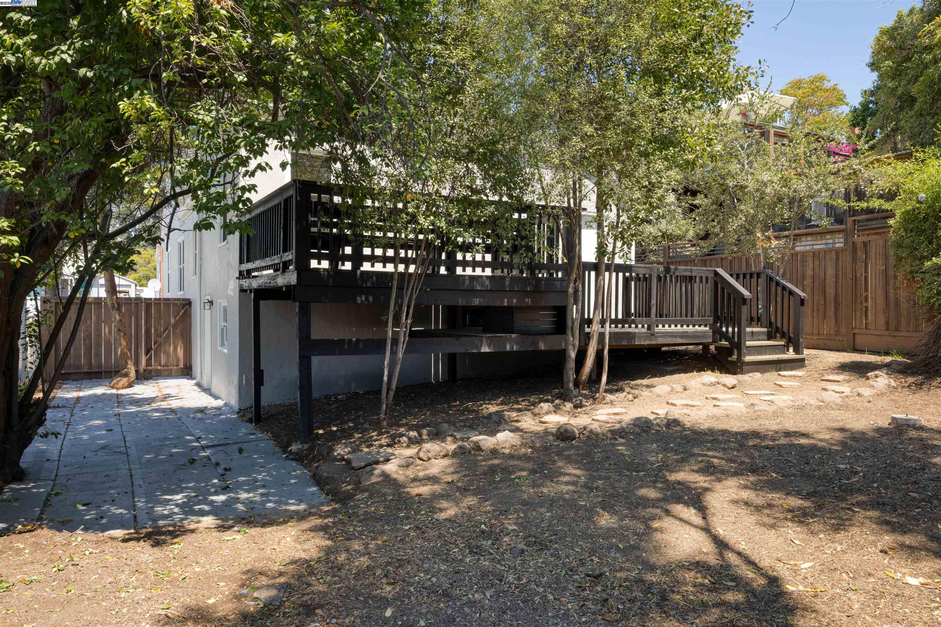 Detail Gallery Image 26 of 29 For 2440 Monticello Ave, Oakland,  CA 94601 - 3 Beds | 1/1 Baths