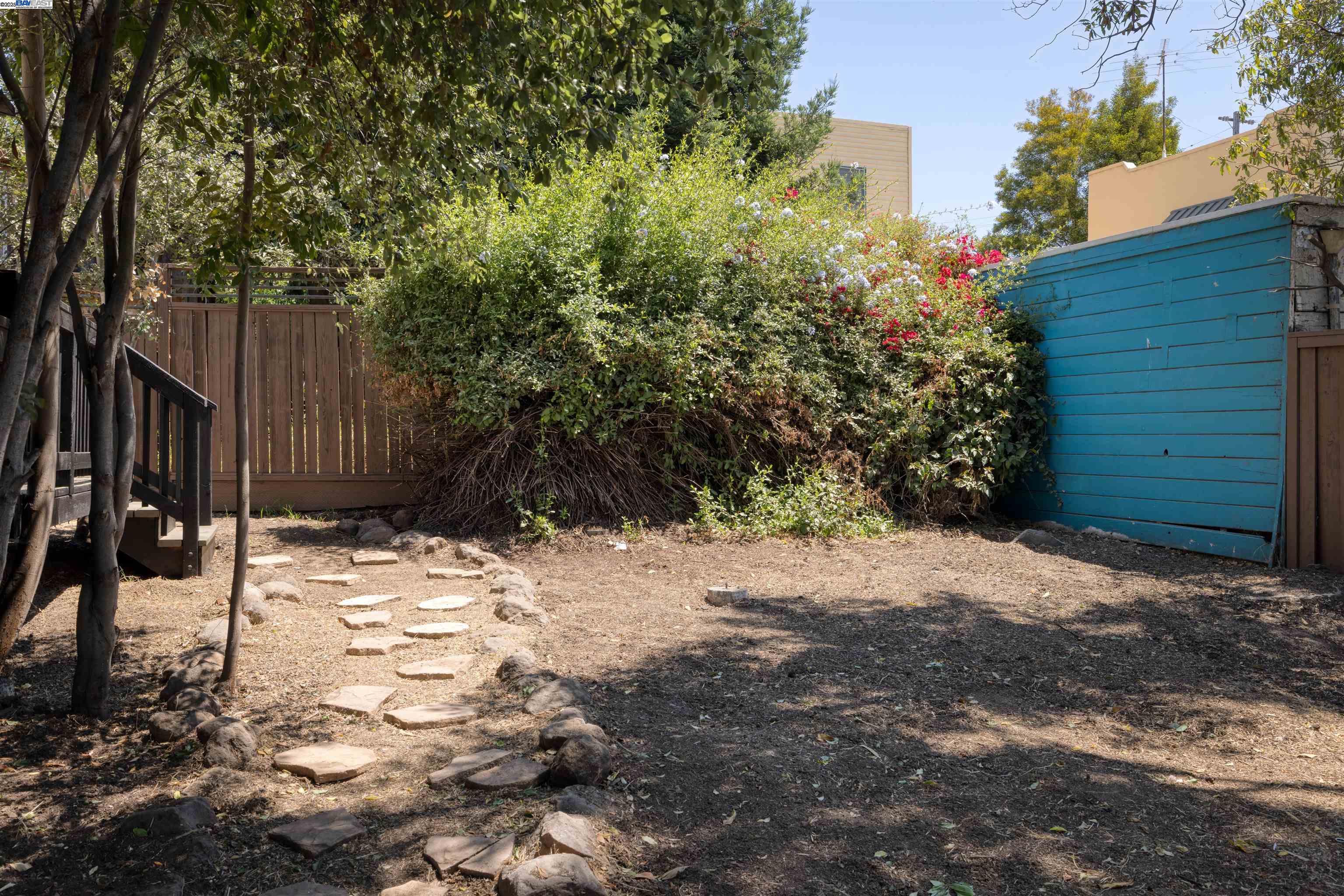Detail Gallery Image 27 of 29 For 2440 Monticello Ave, Oakland,  CA 94601 - 3 Beds | 1/1 Baths