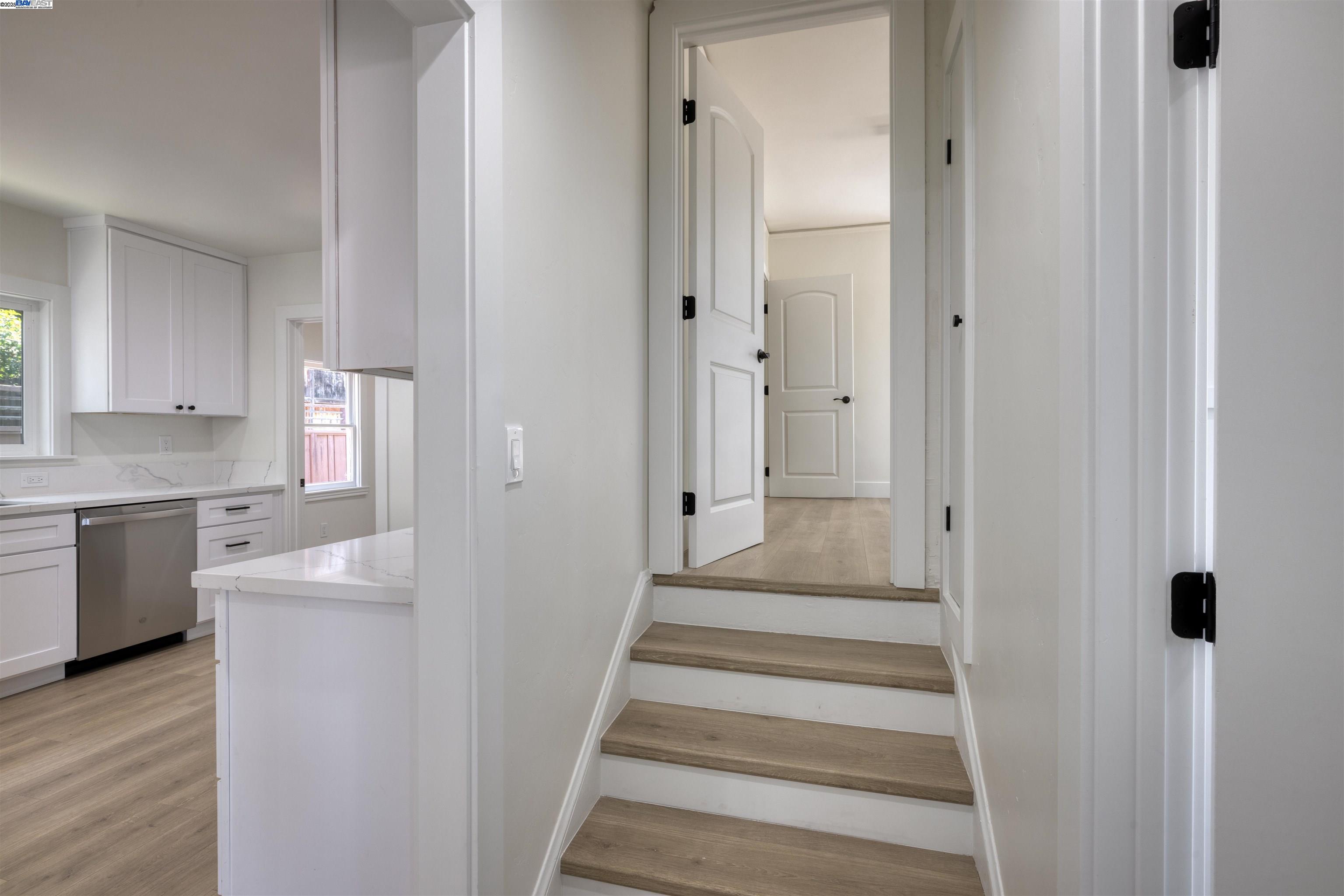 Detail Gallery Image 8 of 29 For 2440 Monticello Ave, Oakland,  CA 94601 - 3 Beds | 1/1 Baths