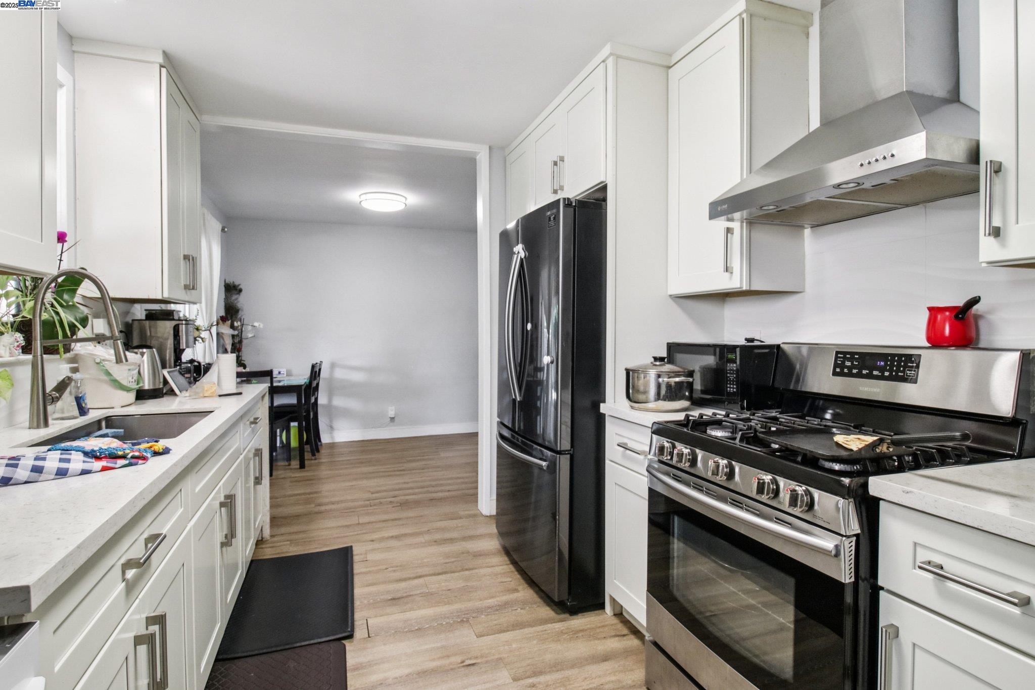 Detail Gallery Image 12 of 39 For 431 Hamilton Ave, Menlo Park,  CA 94025 - 3 Beds | 1 Baths
