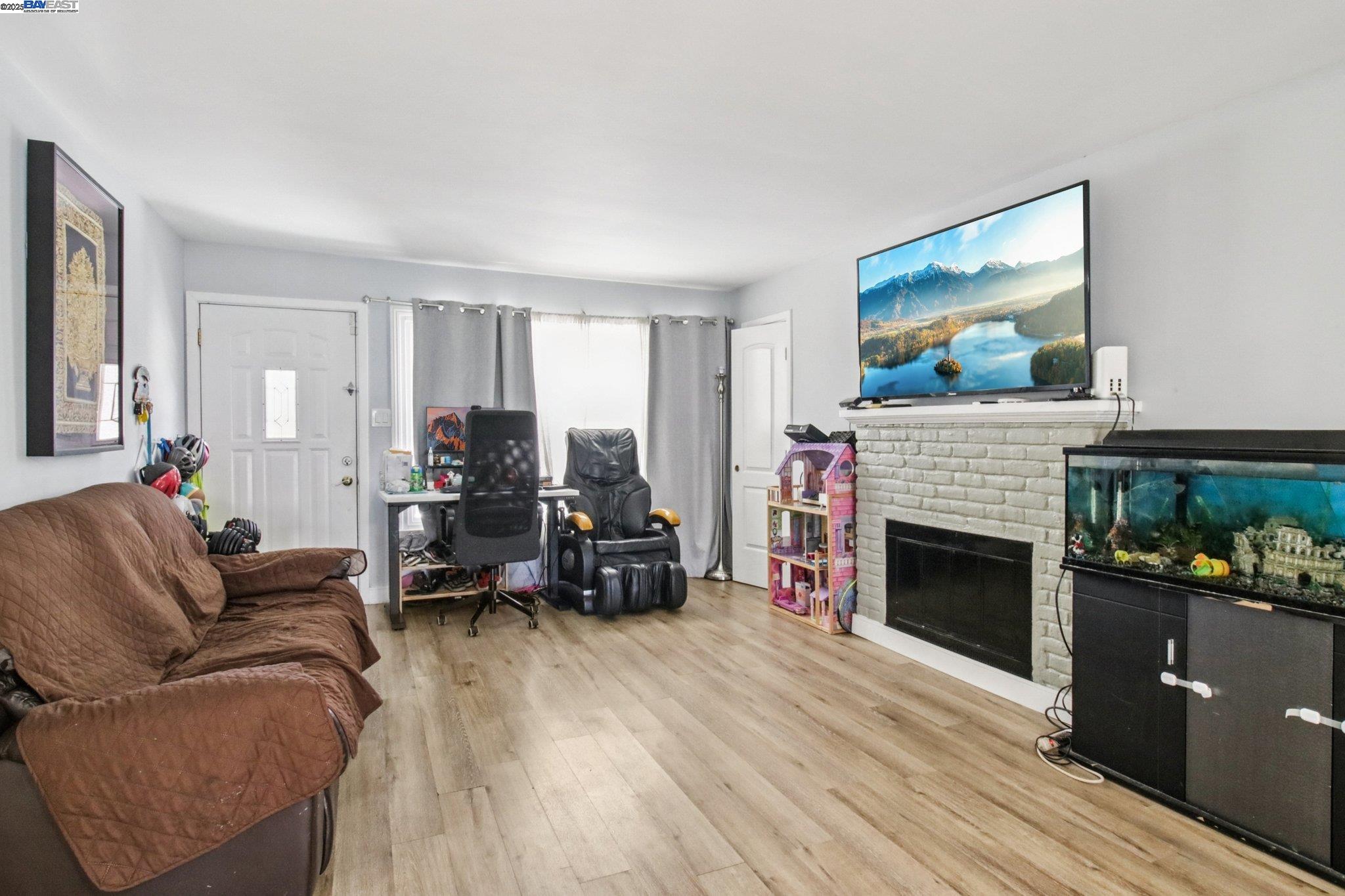 Detail Gallery Image 4 of 39 For 431 Hamilton Ave, Menlo Park,  CA 94025 - 3 Beds | 1 Baths