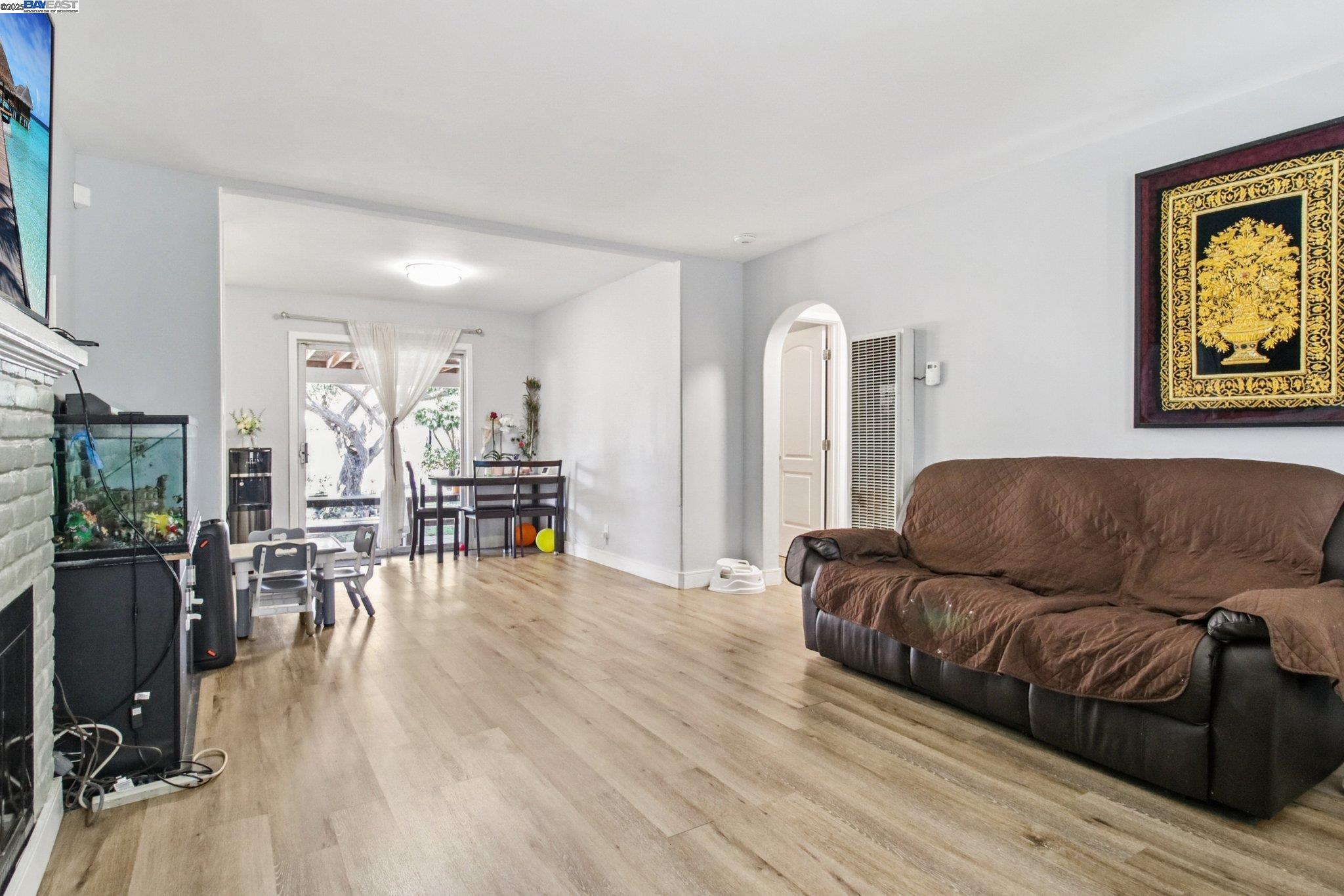 Detail Gallery Image 7 of 39 For 431 Hamilton Ave, Menlo Park,  CA 94025 - 3 Beds | 1 Baths