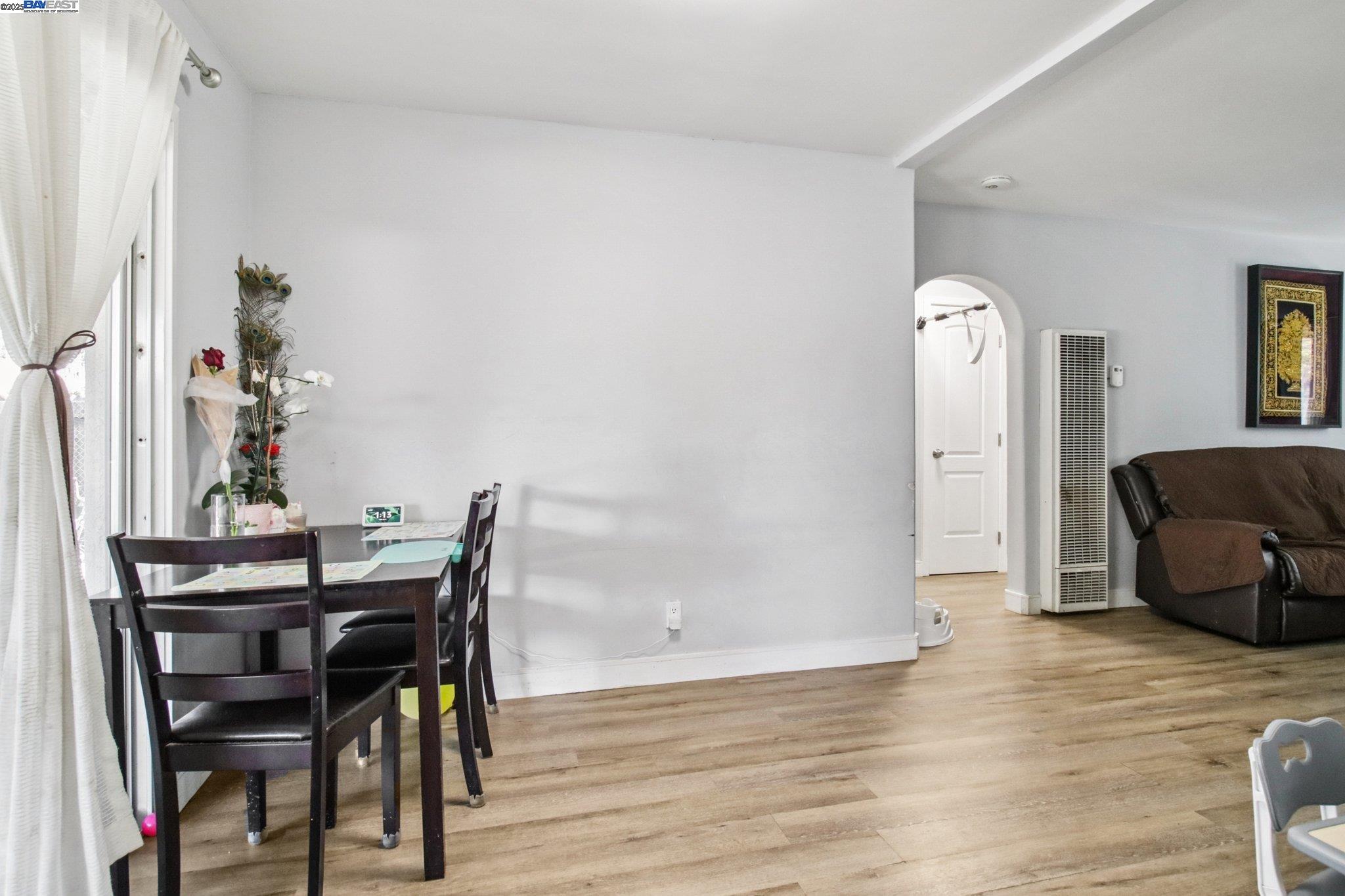 Detail Gallery Image 8 of 39 For 431 Hamilton Ave, Menlo Park,  CA 94025 - 3 Beds | 1 Baths