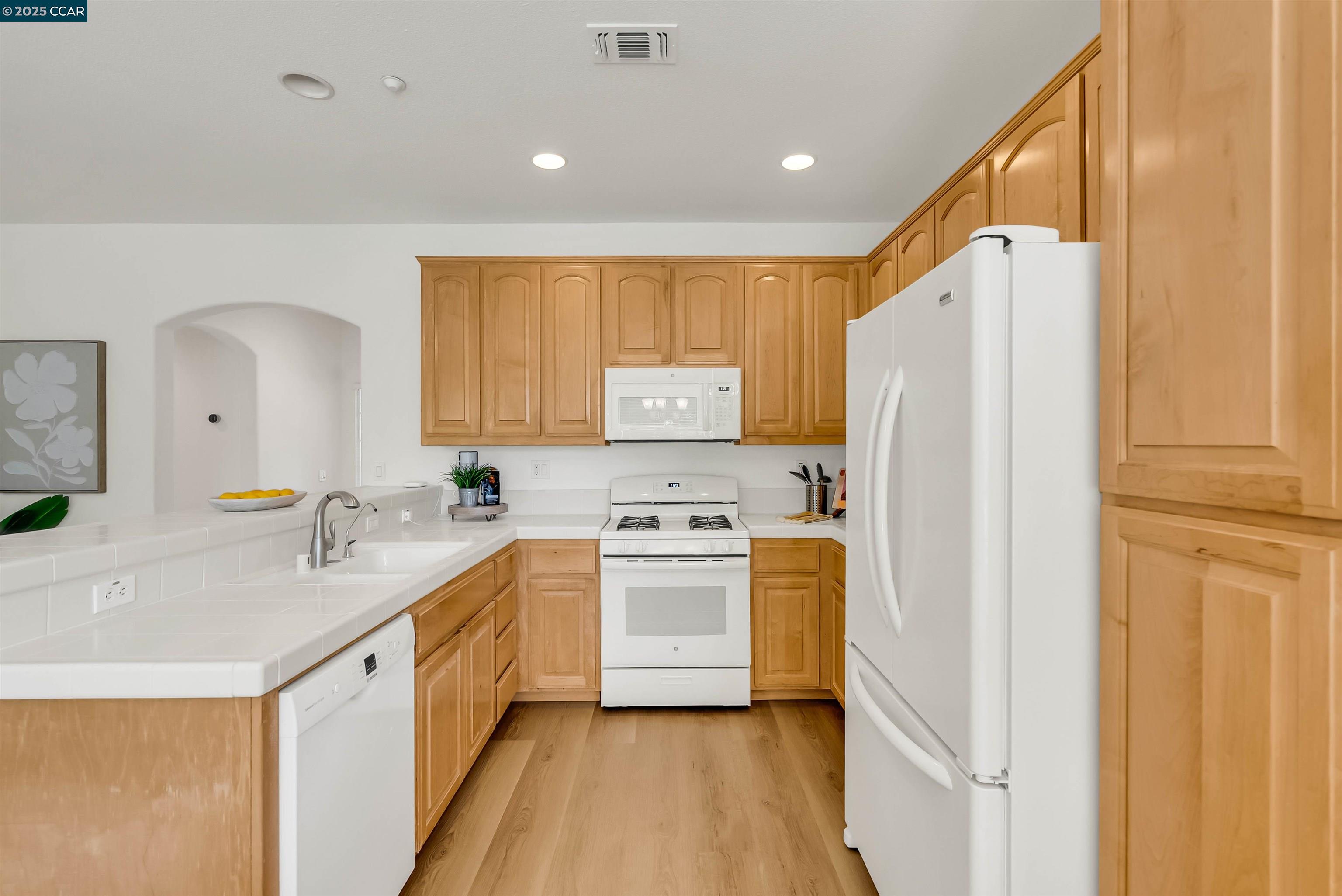 Detail Gallery Image 14 of 50 For 1013 Jay Jay Pl, Brentwood,  CA 94513 - 2 Beds | 2 Baths