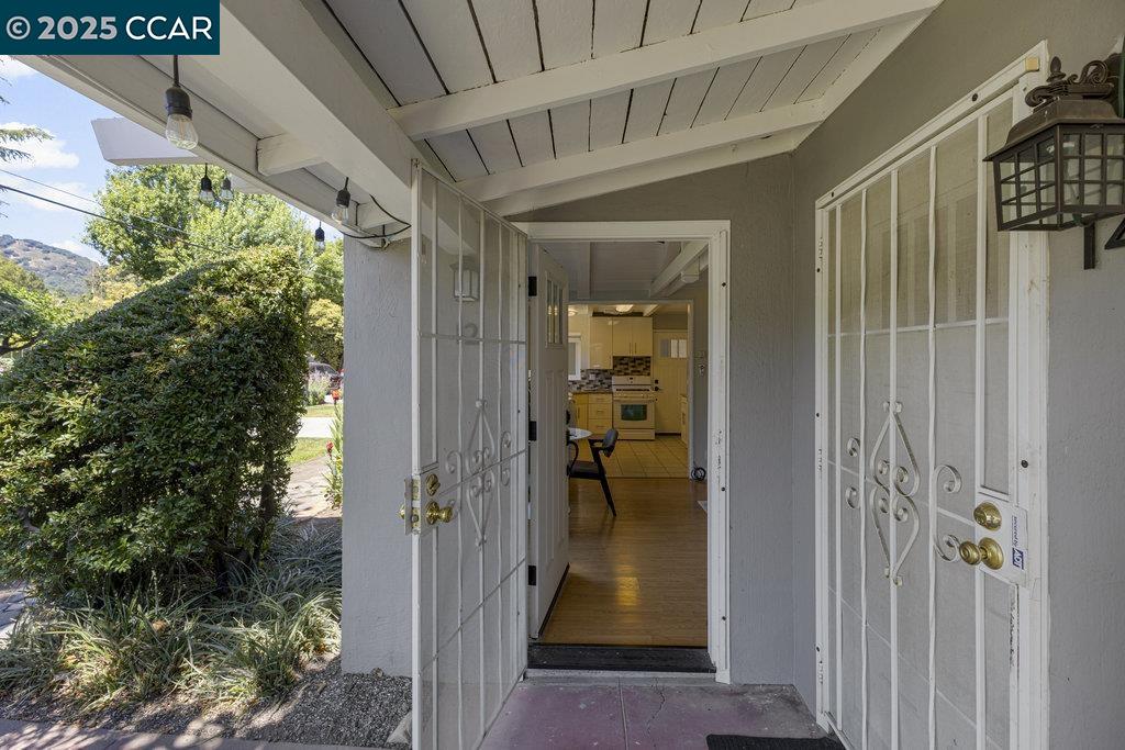 Detail Gallery Image 9 of 29 For 200 El Dorado Ave #12,  Danville,  CA 94526 - 2 Beds | 1 Baths