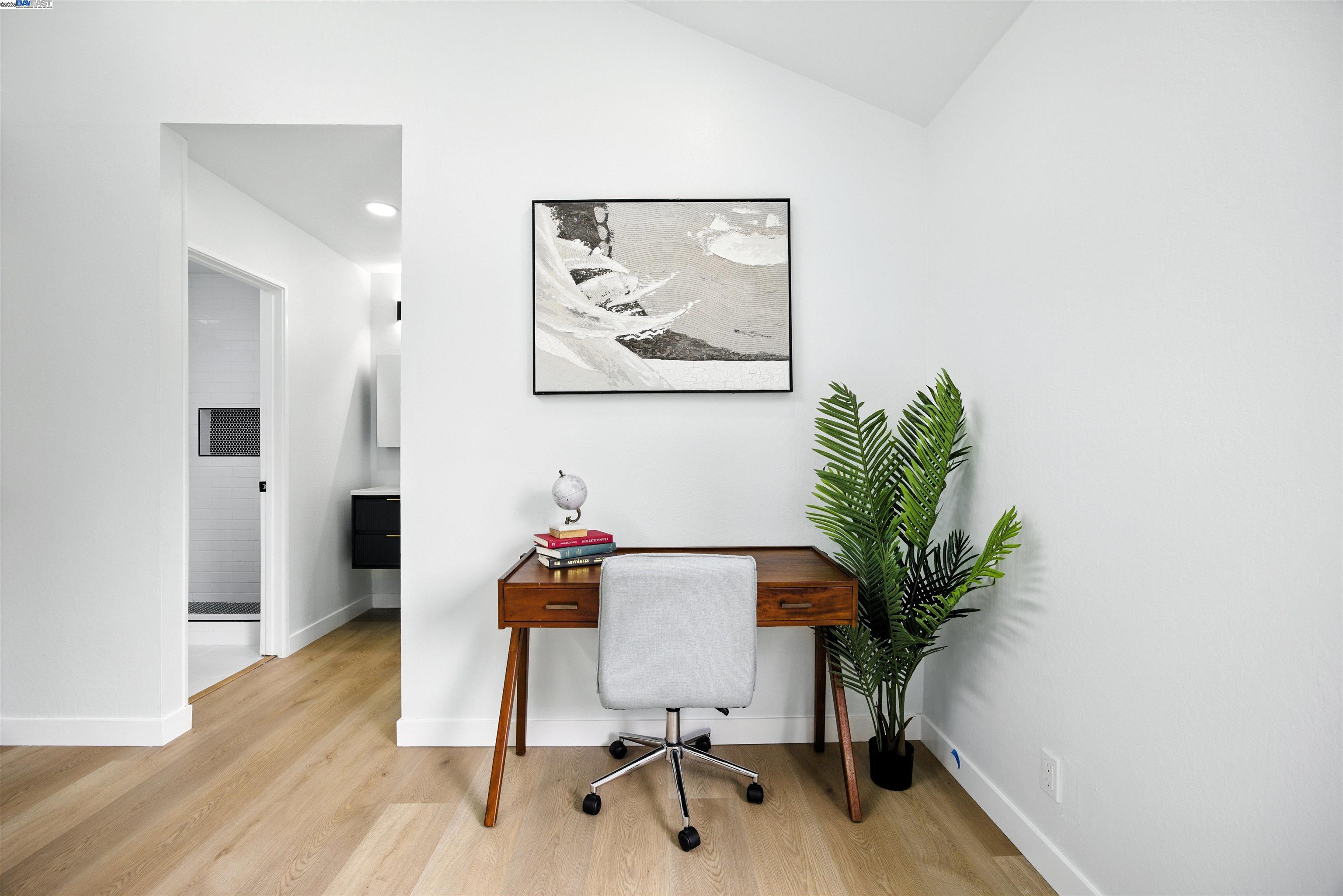 Detail Gallery Image 14 of 24 For 3200 Fiji Ln, Alameda,  CA 94502 - 2 Beds | 2 Baths