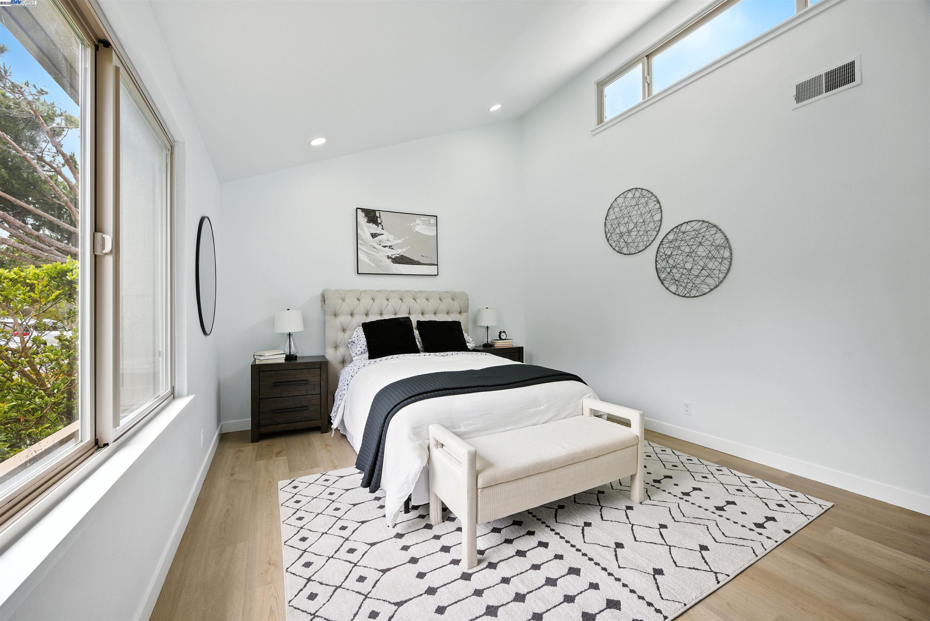 Detail Gallery Image 10 of 24 For 3200 Fiji Ln, Alameda,  CA 94502 - 2 Beds | 2 Baths