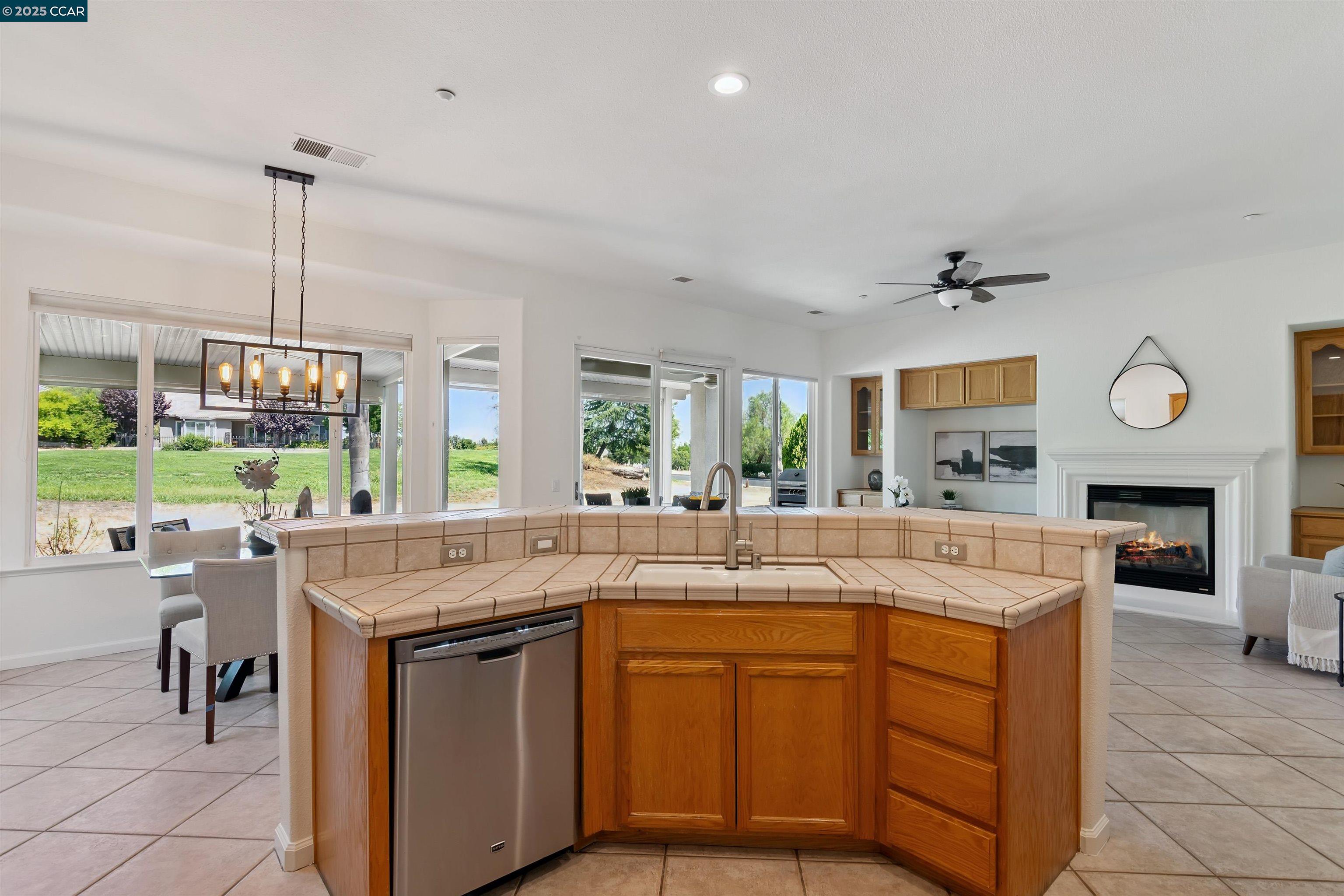 Detail Gallery Image 13 of 39 For 595 Pomona Dr, Brentwood,  CA 94513 - 3 Beds | 2 Baths