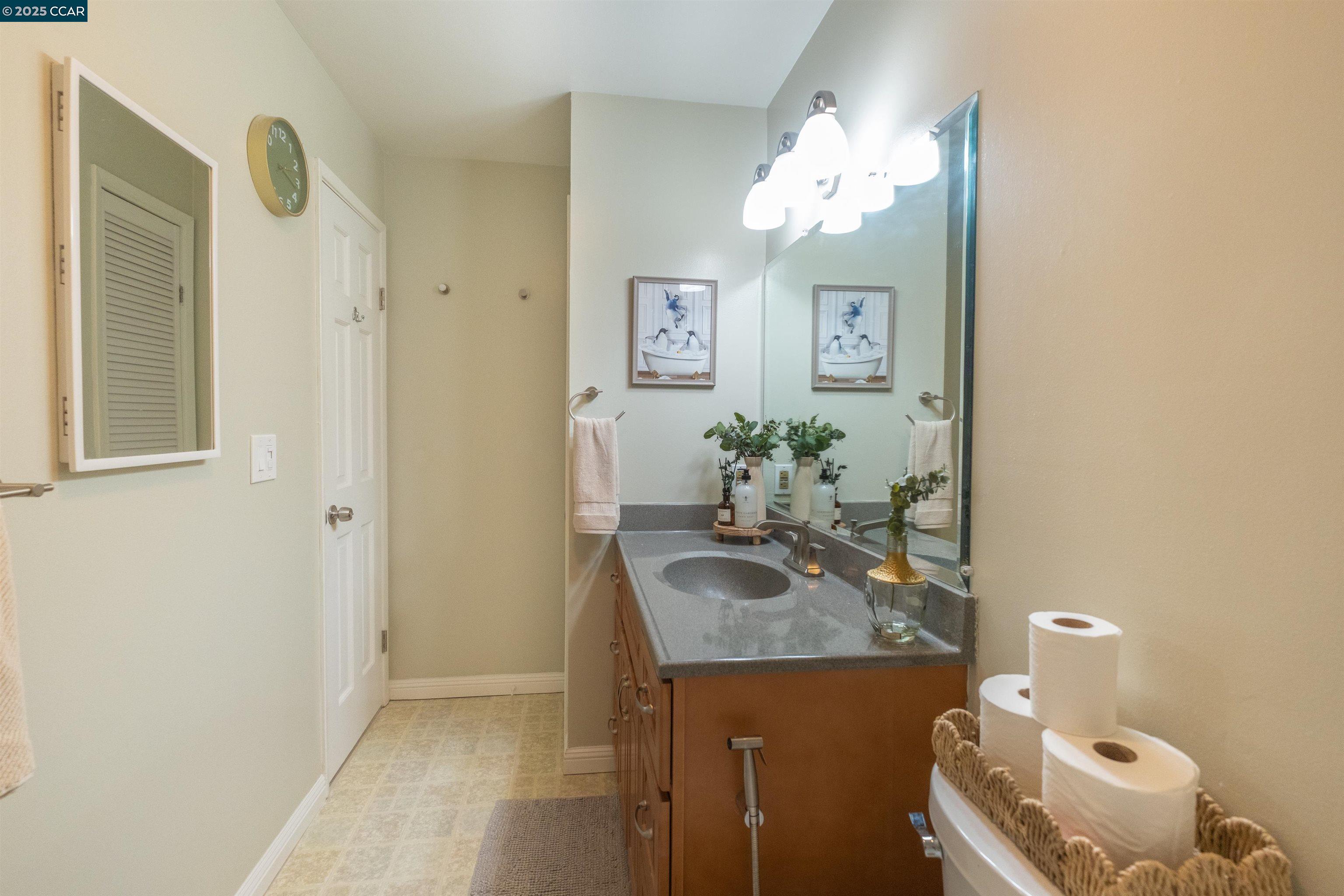Detail Gallery Image 11 of 19 For 5318 Ridgeview Cir #10,  El Sobrante,  CA 94803 - 2 Beds | 1 Baths