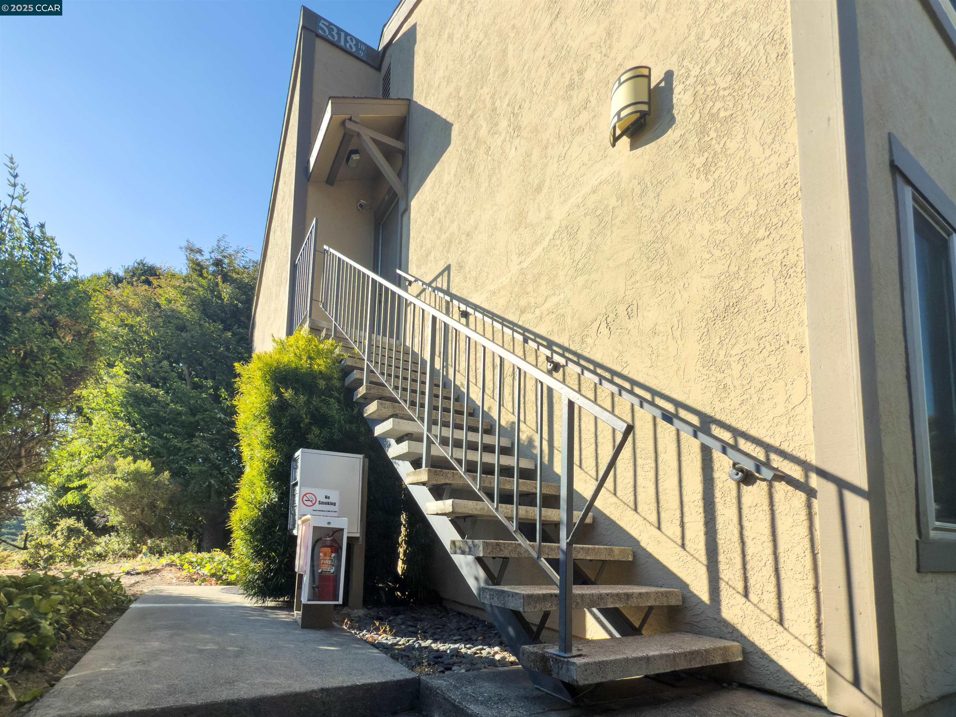 Detail Gallery Image 15 of 19 For 5318 Ridgeview Cir #10,  El Sobrante,  CA 94803 - 2 Beds | 1 Baths