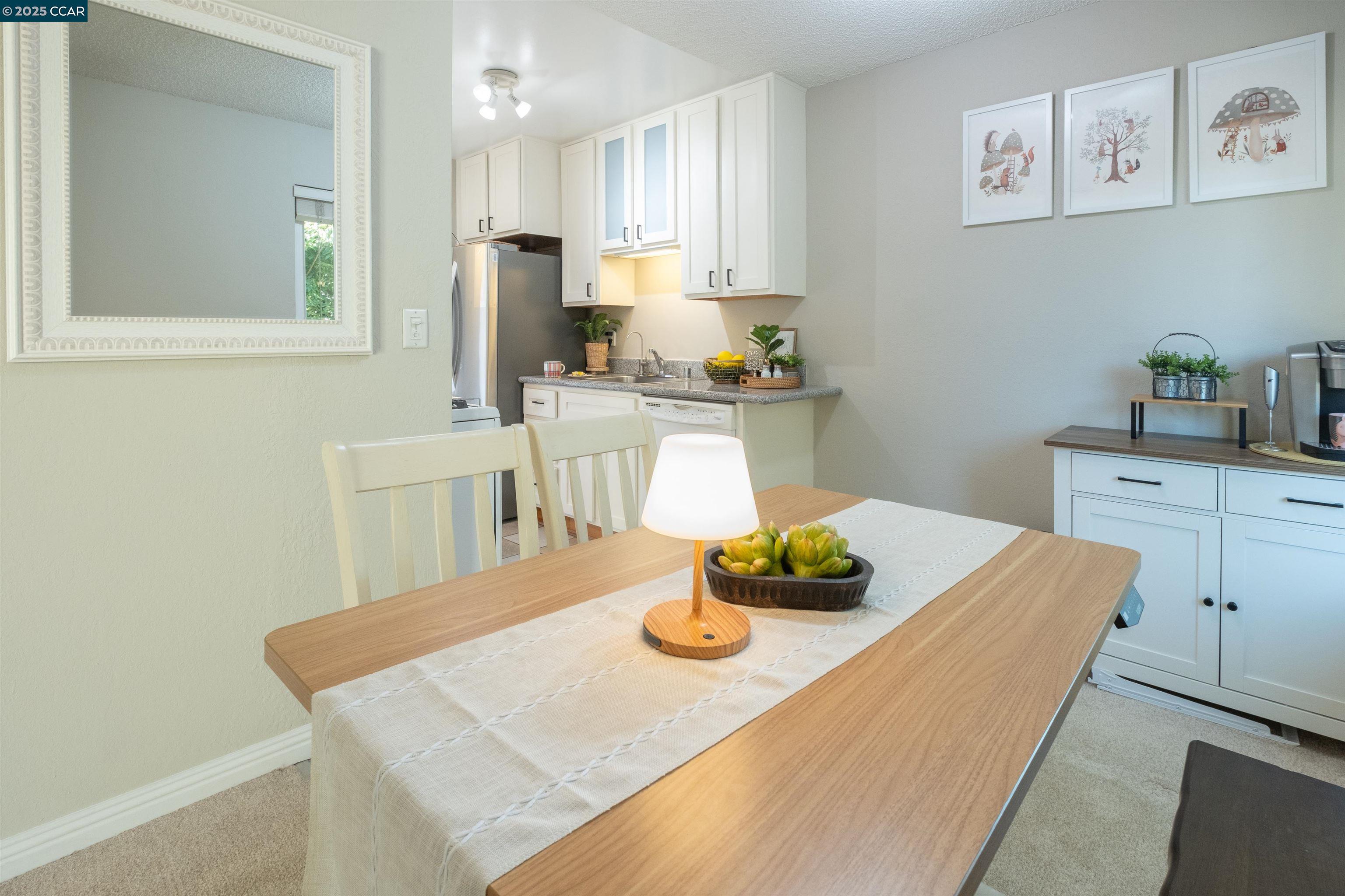 Detail Gallery Image 10 of 19 For 5318 Ridgeview Cir #10,  El Sobrante,  CA 94803 - 2 Beds | 1 Baths