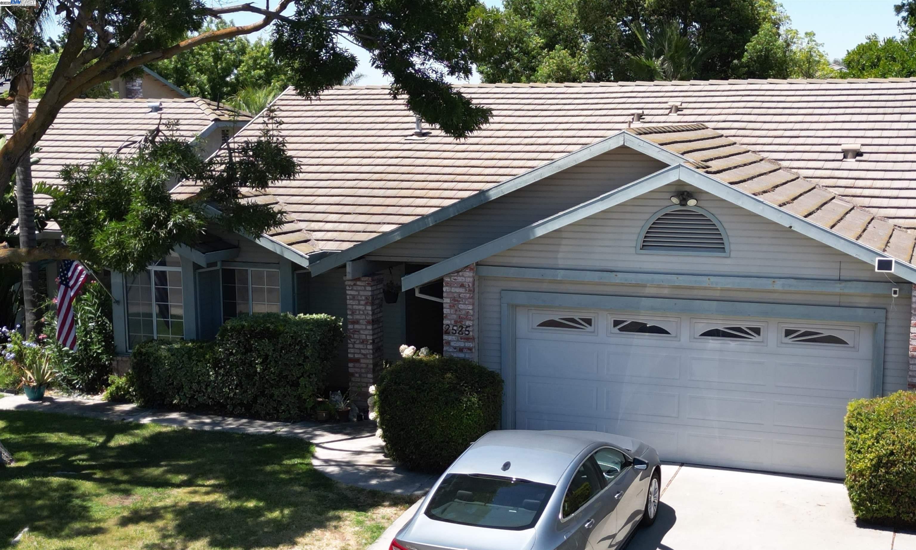 Detail Gallery Image 1 of 12 For 2525 Travao Ln, Tracy,  CA 95376 - 3 Beds | 2 Baths
