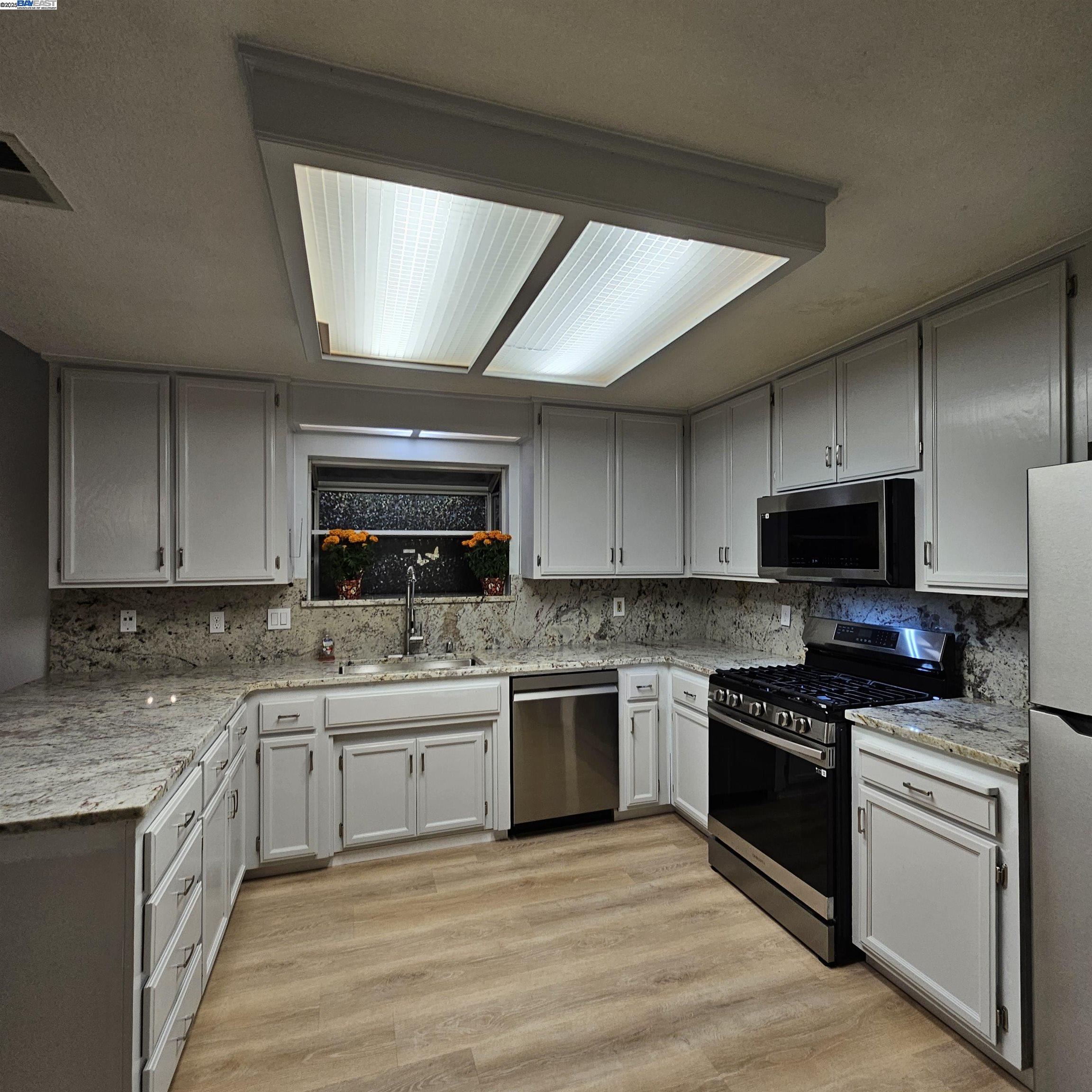 Detail Gallery Image 4 of 18 For 2525 Travao Ln, Tracy,  CA 95376 - 3 Beds | 2 Baths