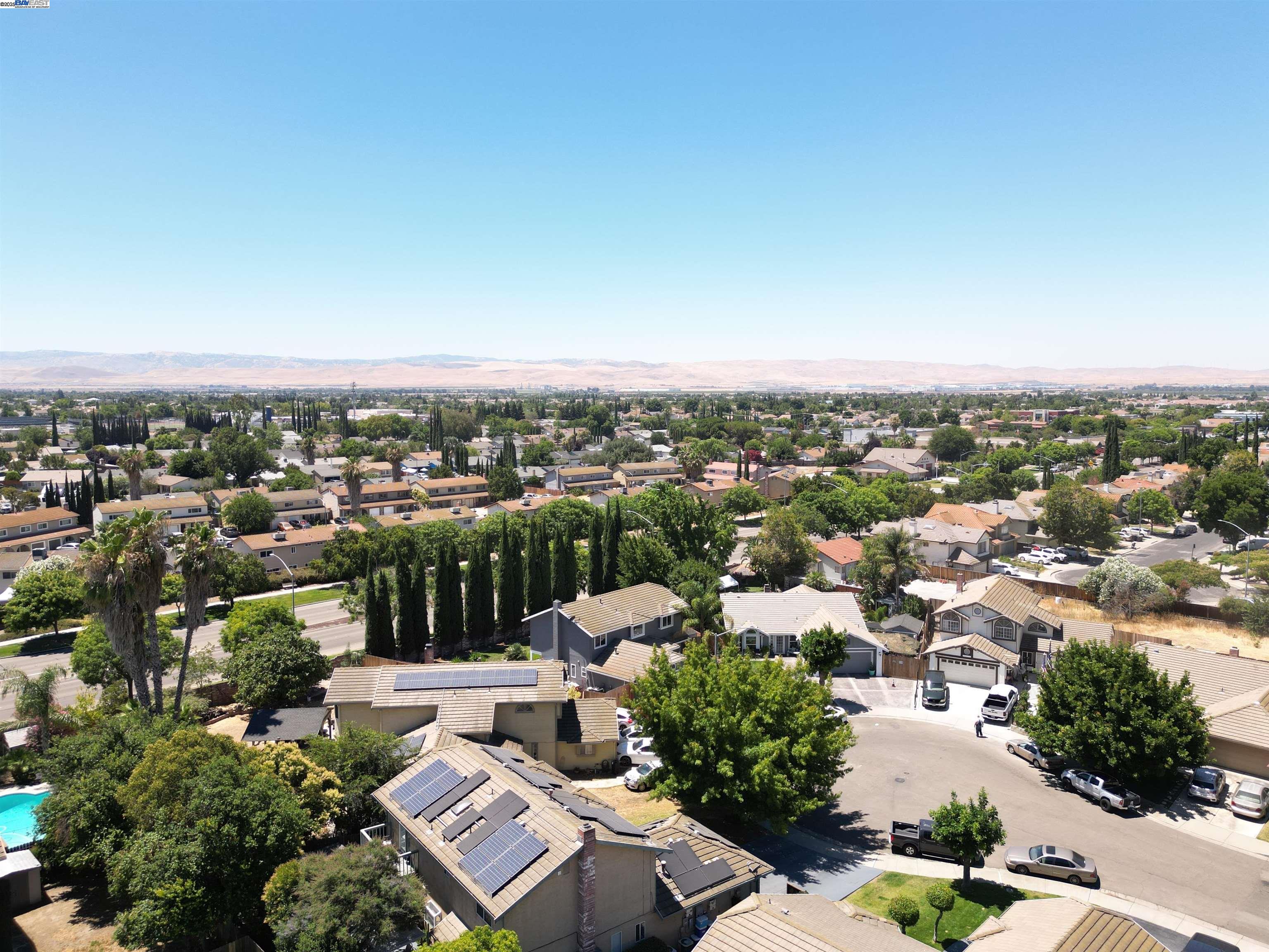 Detail Gallery Image 5 of 12 For 2525 Travao Ln, Tracy,  CA 95376 - 3 Beds | 2 Baths