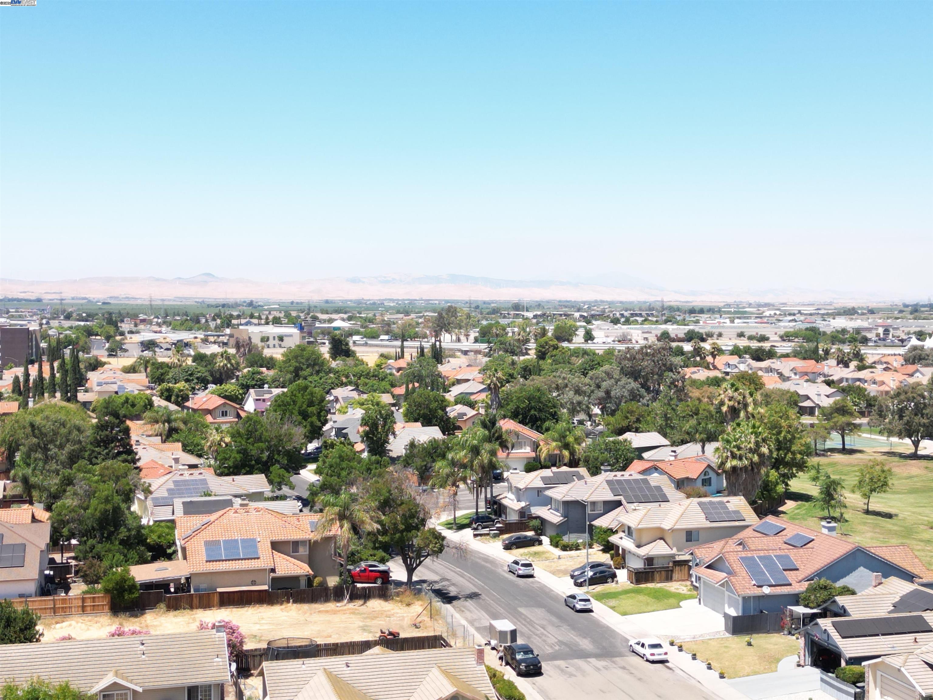 Detail Gallery Image 7 of 12 For 2525 Travao Ln, Tracy,  CA 95376 - 3 Beds | 2 Baths