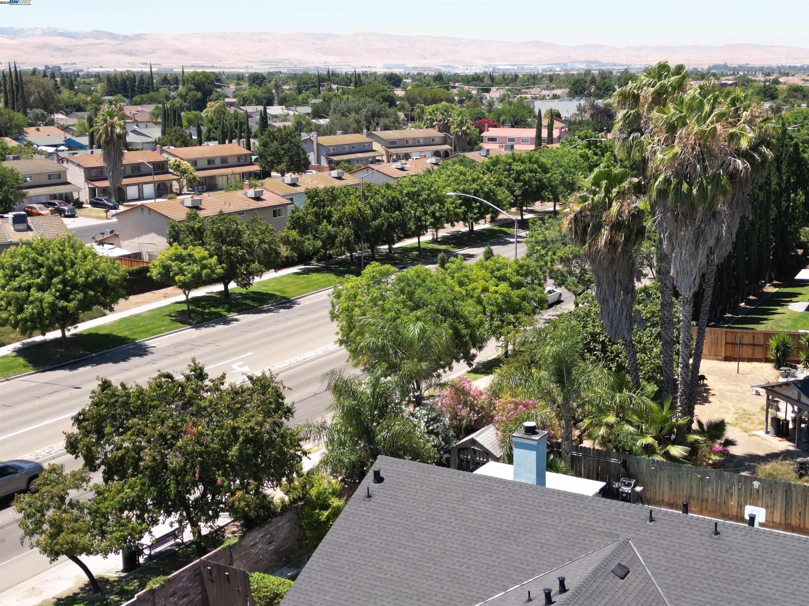 Detail Gallery Image 10 of 12 For 2525 Travao Ln, Tracy,  CA 95376 - 3 Beds | 2 Baths