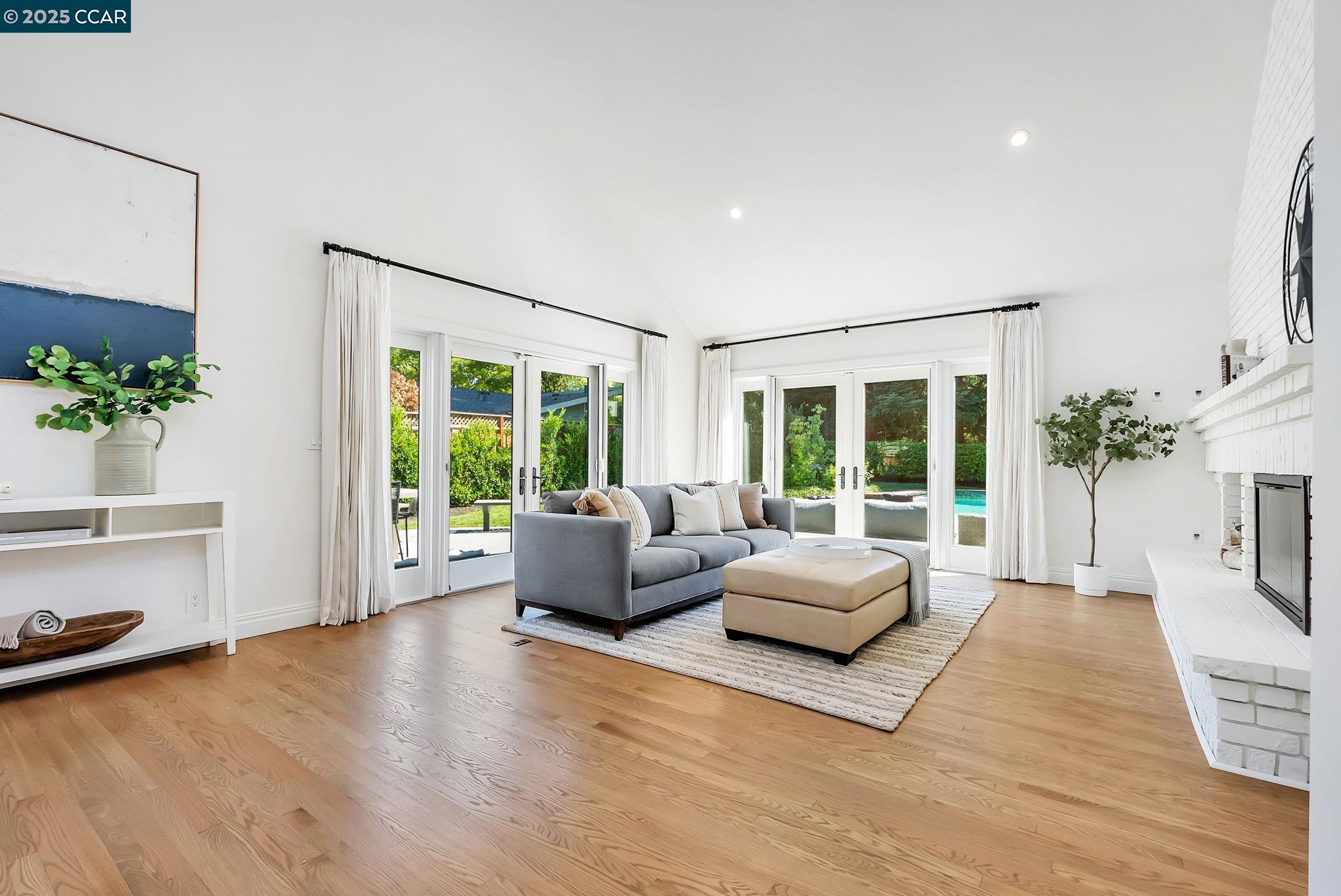 Detail Gallery Image 11 of 60 For 21 Carriage Ct, Alamo,  CA 94507 - 4 Beds | 2/1 Baths