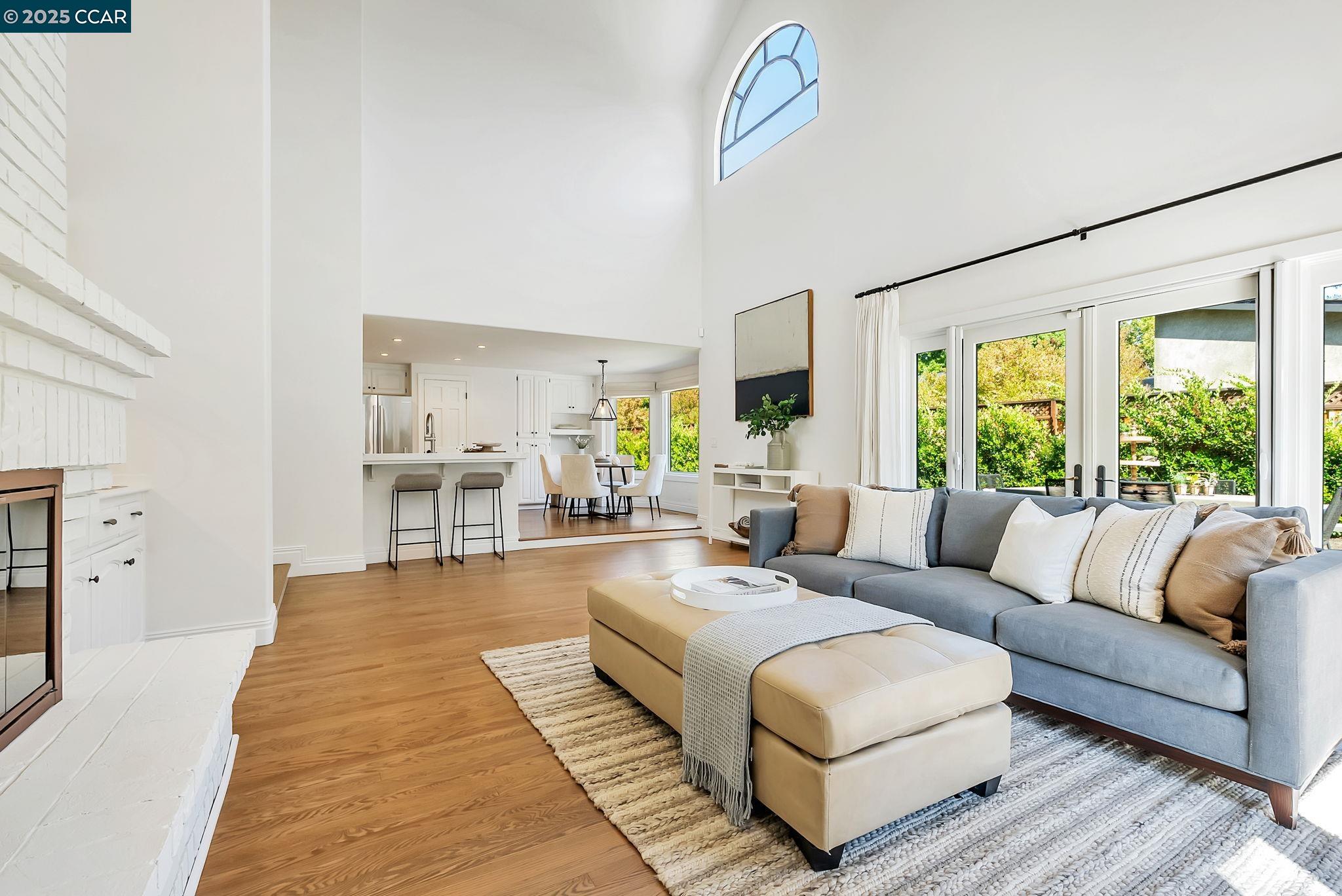 Detail Gallery Image 13 of 60 For 21 Carriage Ct, Alamo,  CA 94507 - 4 Beds | 2/1 Baths