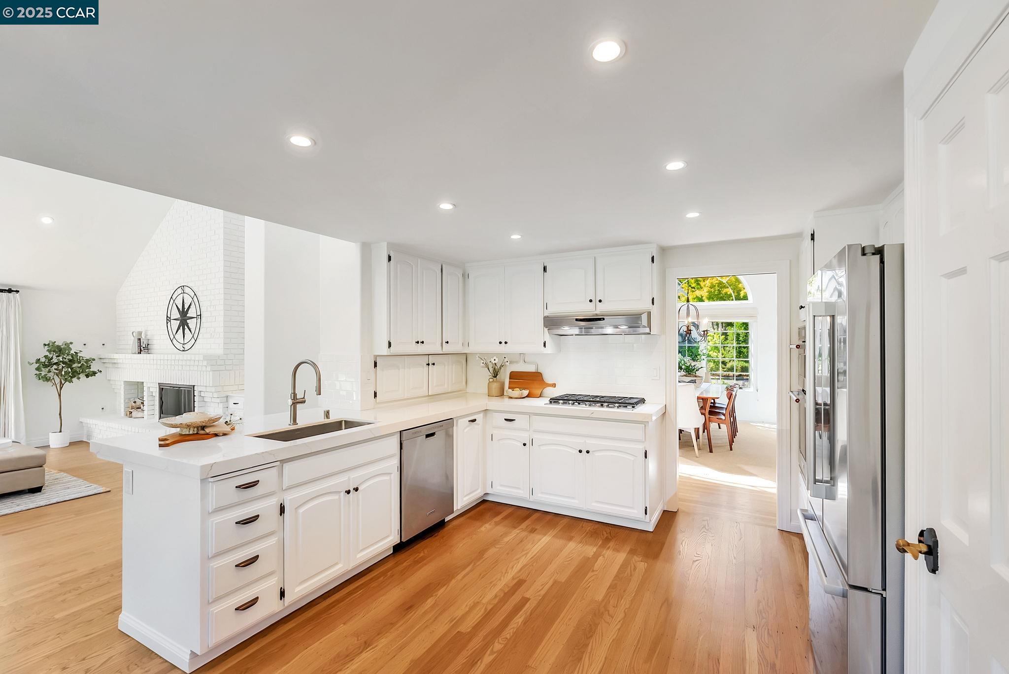 Detail Gallery Image 16 of 60 For 21 Carriage Ct, Alamo,  CA 94507 - 4 Beds | 2/1 Baths