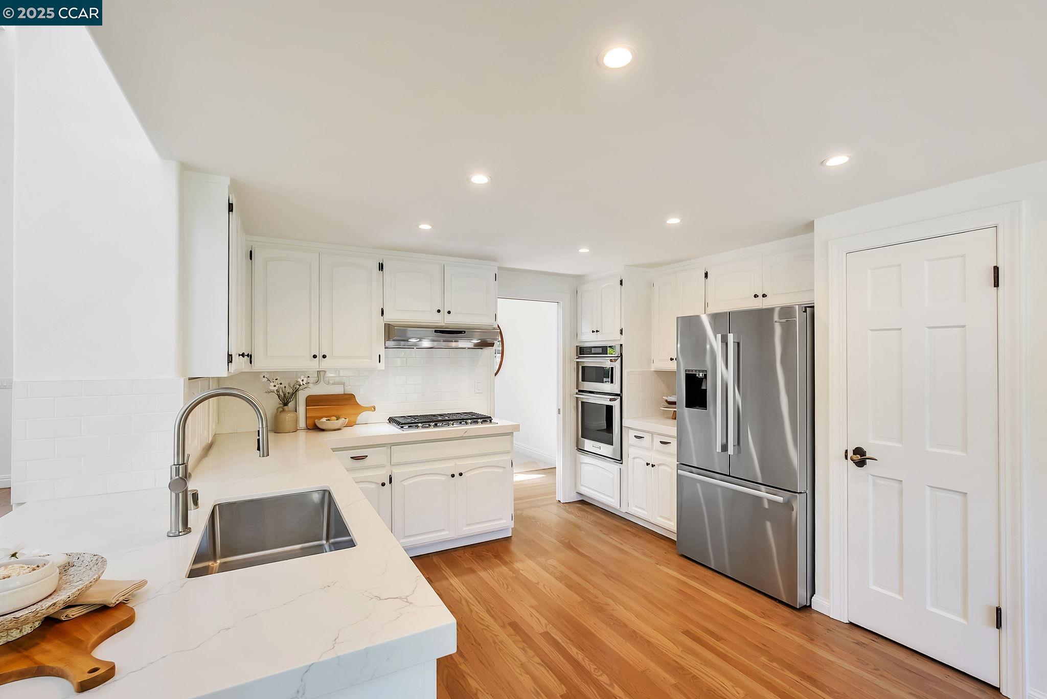 Detail Gallery Image 17 of 60 For 21 Carriage Ct, Alamo,  CA 94507 - 4 Beds | 2/1 Baths