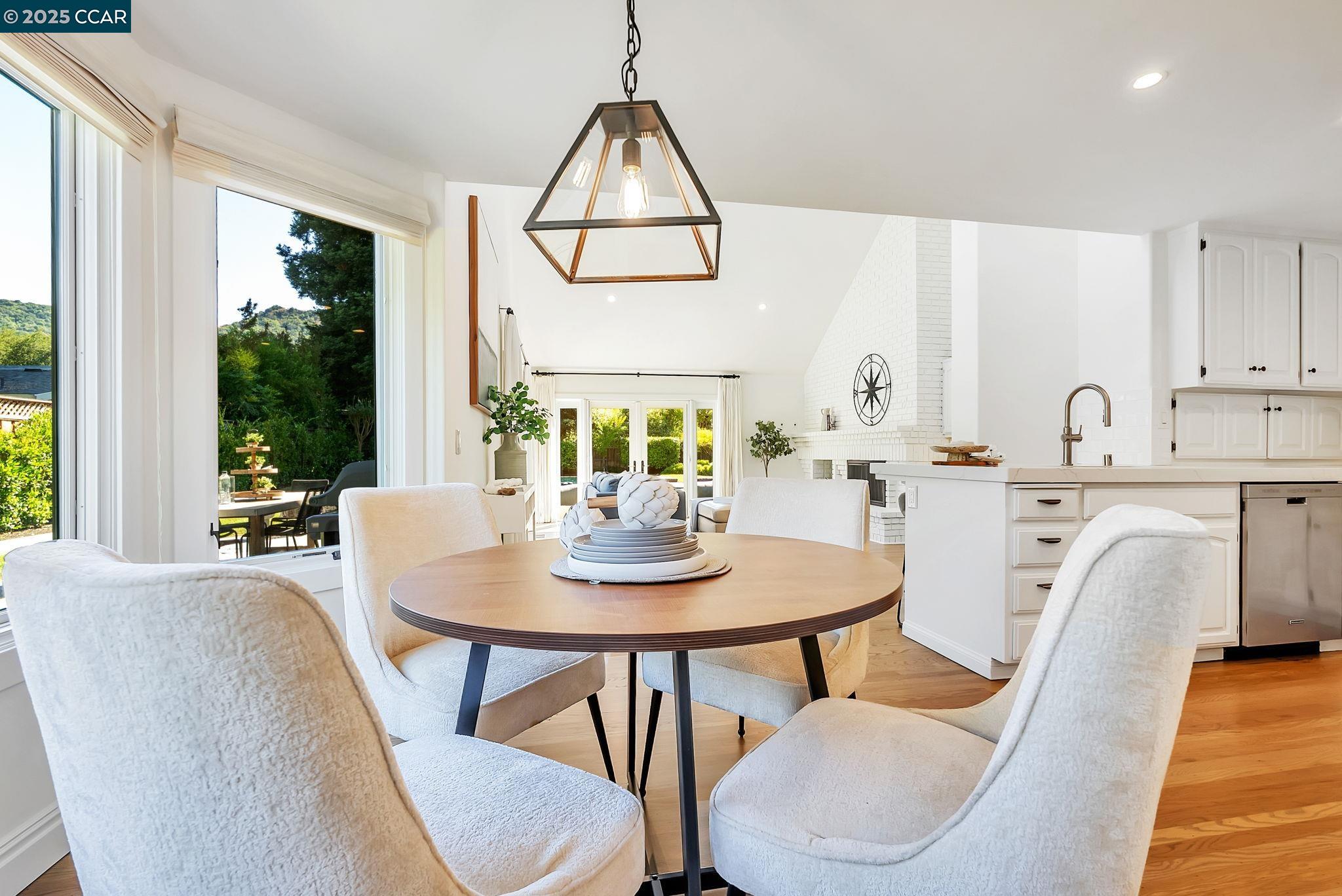 Detail Gallery Image 25 of 60 For 21 Carriage Ct, Alamo,  CA 94507 - 4 Beds | 2/1 Baths