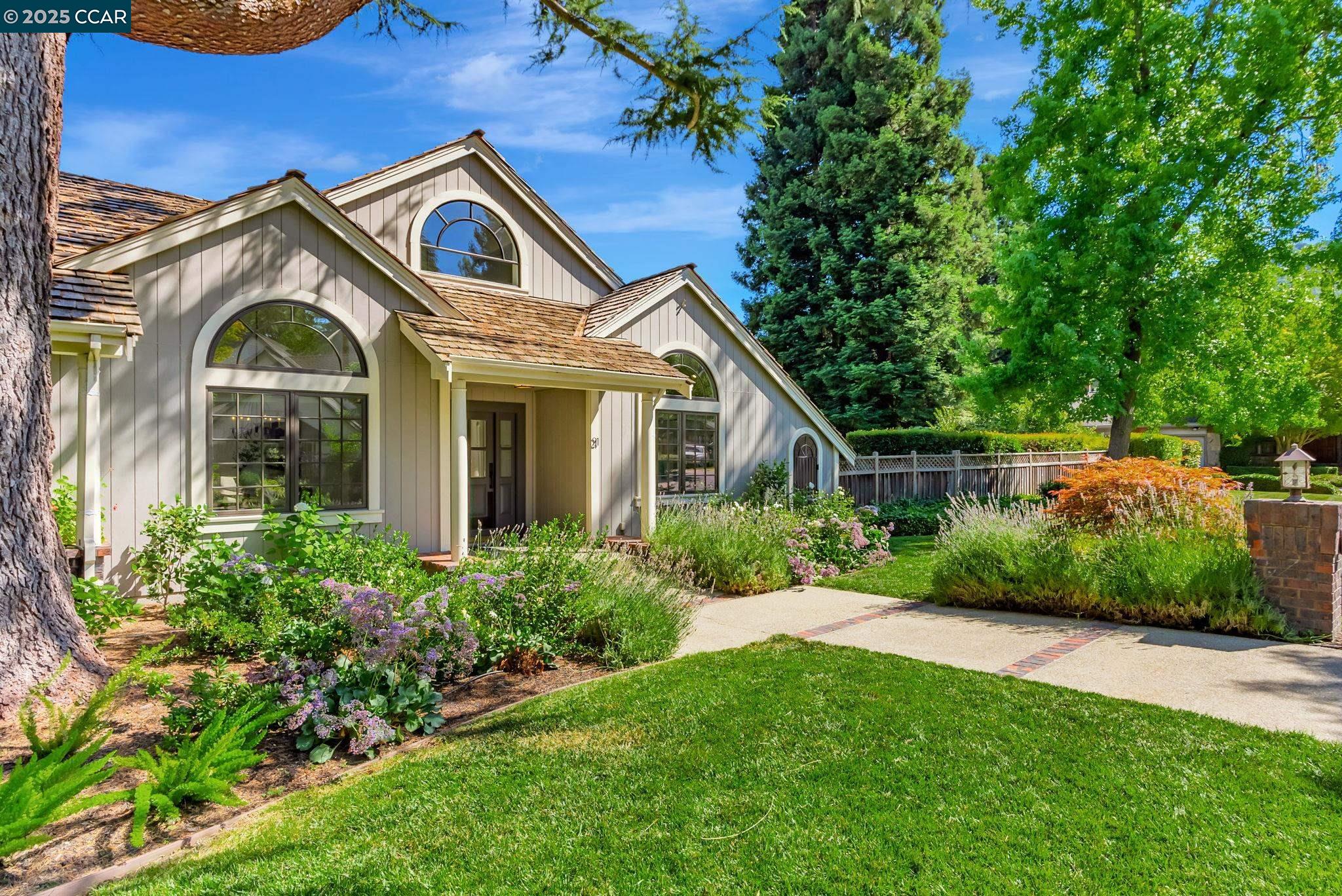 Detail Gallery Image 5 of 60 For 21 Carriage Ct, Alamo,  CA 94507 - 4 Beds | 2/1 Baths