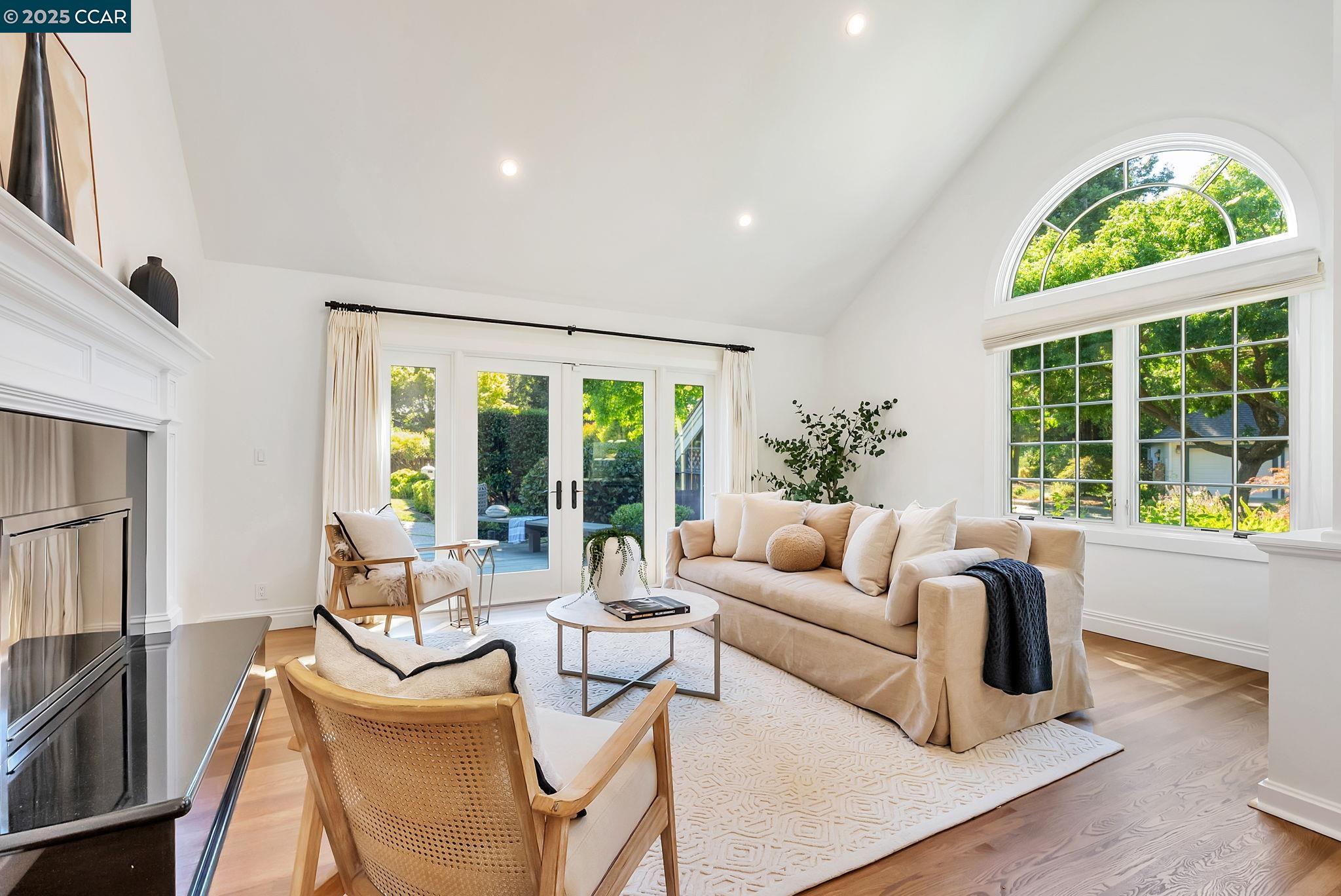 Detail Gallery Image 8 of 60 For 21 Carriage Ct, Alamo,  CA 94507 - 4 Beds | 2/1 Baths