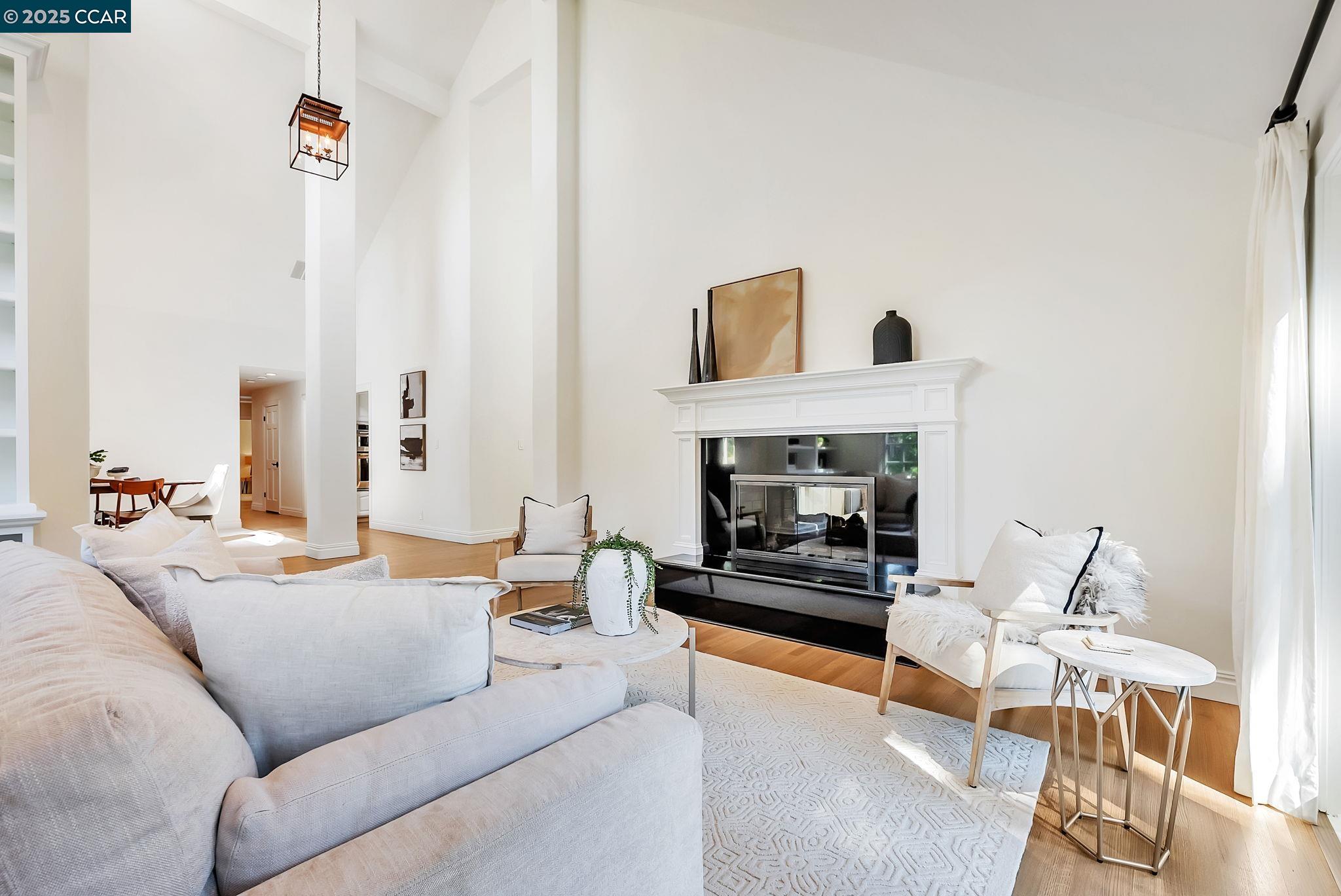 Detail Gallery Image 9 of 60 For 21 Carriage Ct, Alamo,  CA 94507 - 4 Beds | 2/1 Baths
