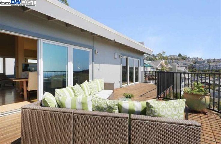 Detail Gallery Image 13 of 16 For 1838 Grand View Dr, Oakland,  CA 94618 - 3 Beds | 2/1 Baths