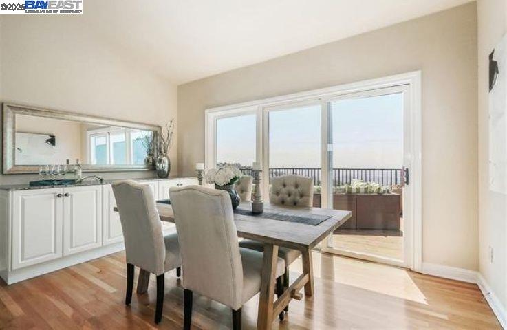 Detail Gallery Image 7 of 16 For 1838 Grand View Dr, Oakland,  CA 94618 - 3 Beds | 2/1 Baths
