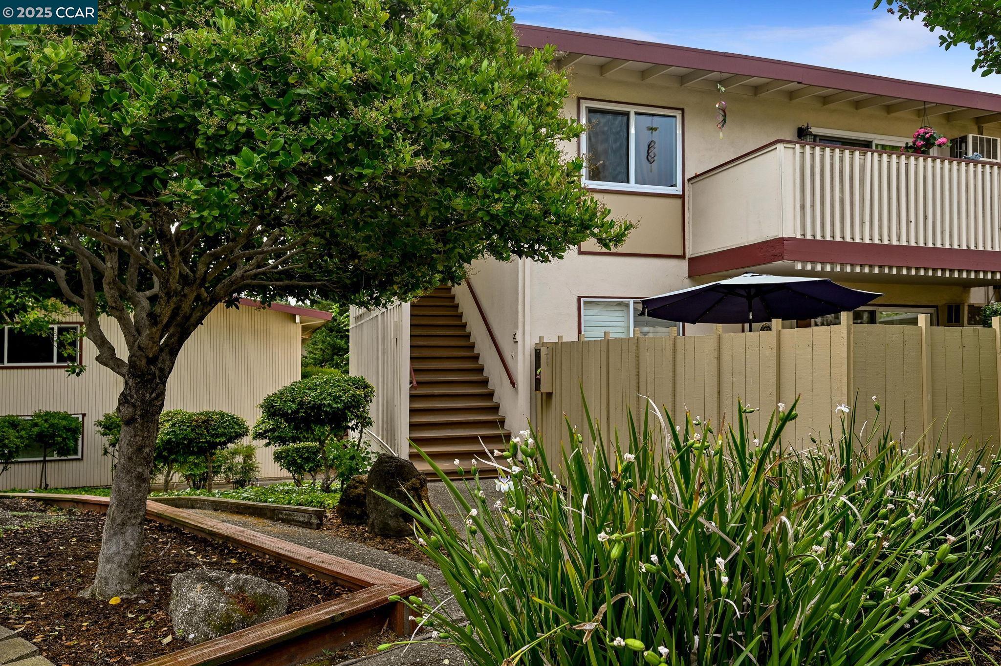 Detail Gallery Image 1 of 21 For 2180 Geary Rd #20,  Pleasant Hill,  CA 94523 - 2 Beds | 1 Baths