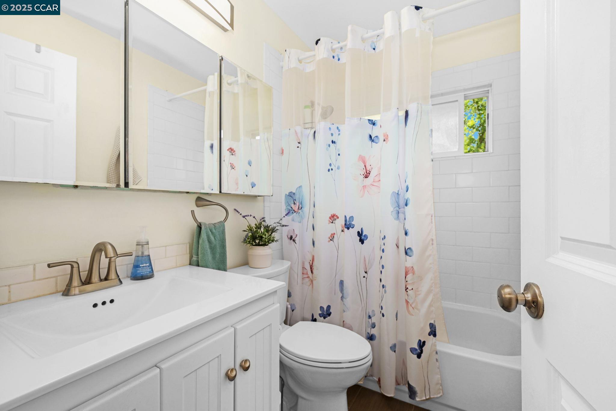 Detail Gallery Image 13 of 21 For 2180 Geary Rd #20,  Pleasant Hill,  CA 94523 - 2 Beds | 1 Baths