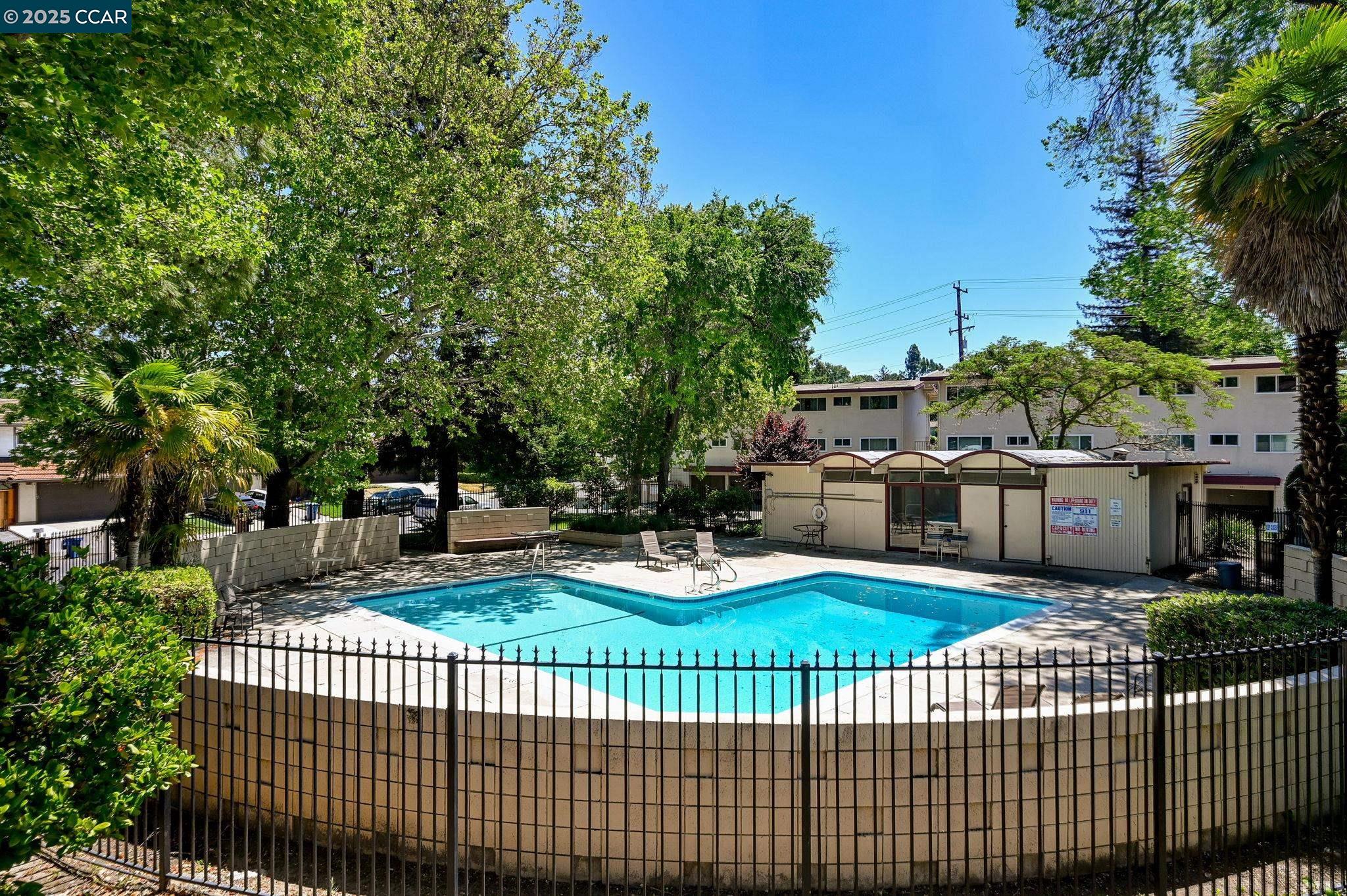 Detail Gallery Image 16 of 21 For 2180 Geary Rd #20,  Pleasant Hill,  CA 94523 - 2 Beds | 1 Baths