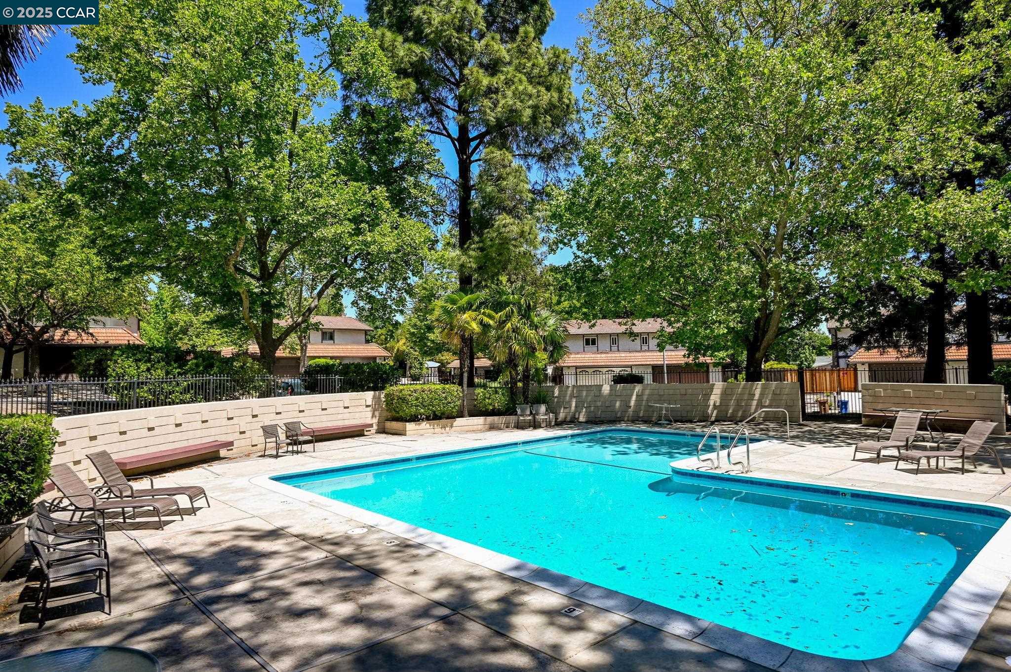 Detail Gallery Image 18 of 21 For 2180 Geary Rd #20,  Pleasant Hill,  CA 94523 - 2 Beds | 1 Baths