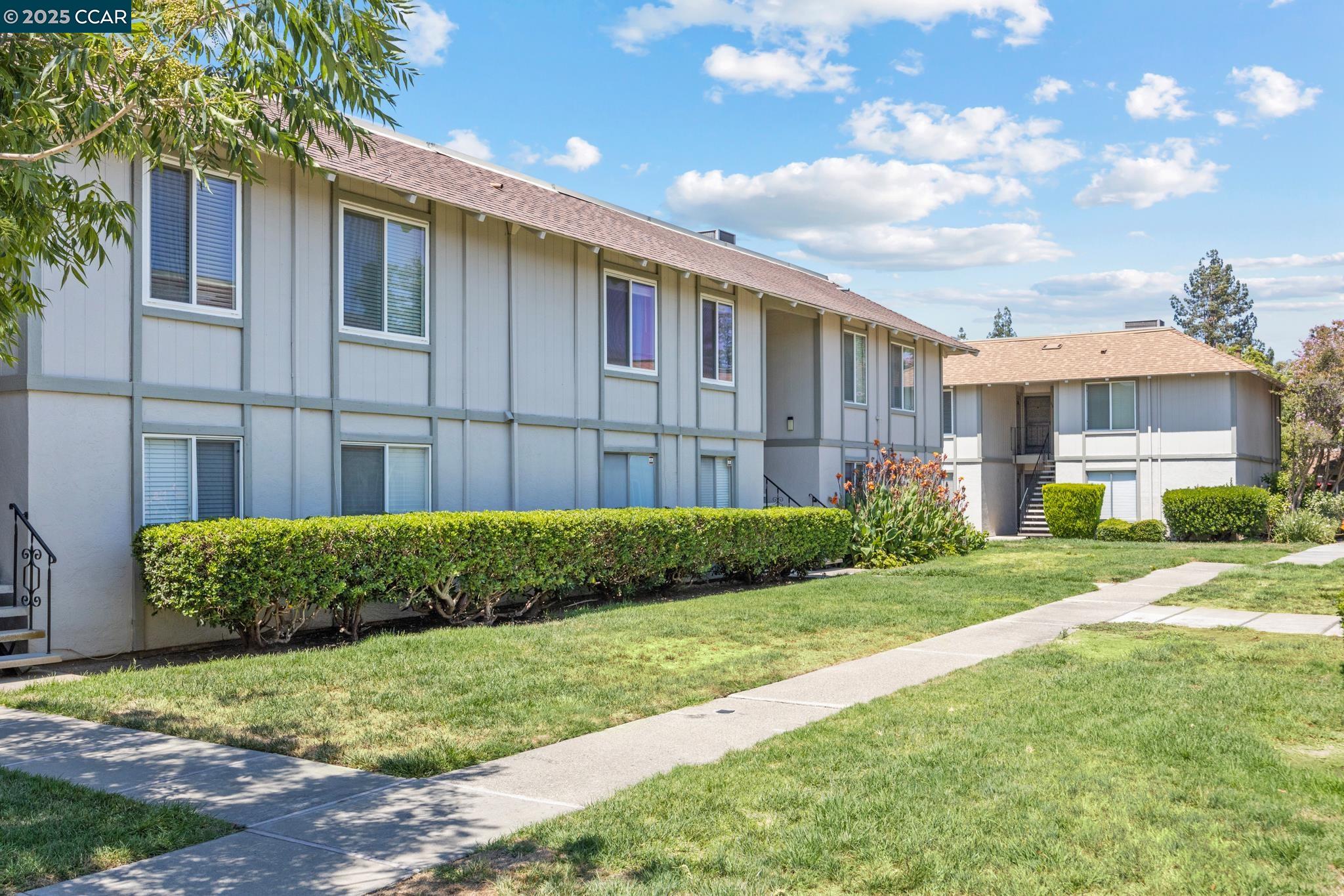 Detail Gallery Image 28 of 41 For 825 Oak Grove Rd #62,  Concord,  CA 94518 - 2 Beds | 1 Baths