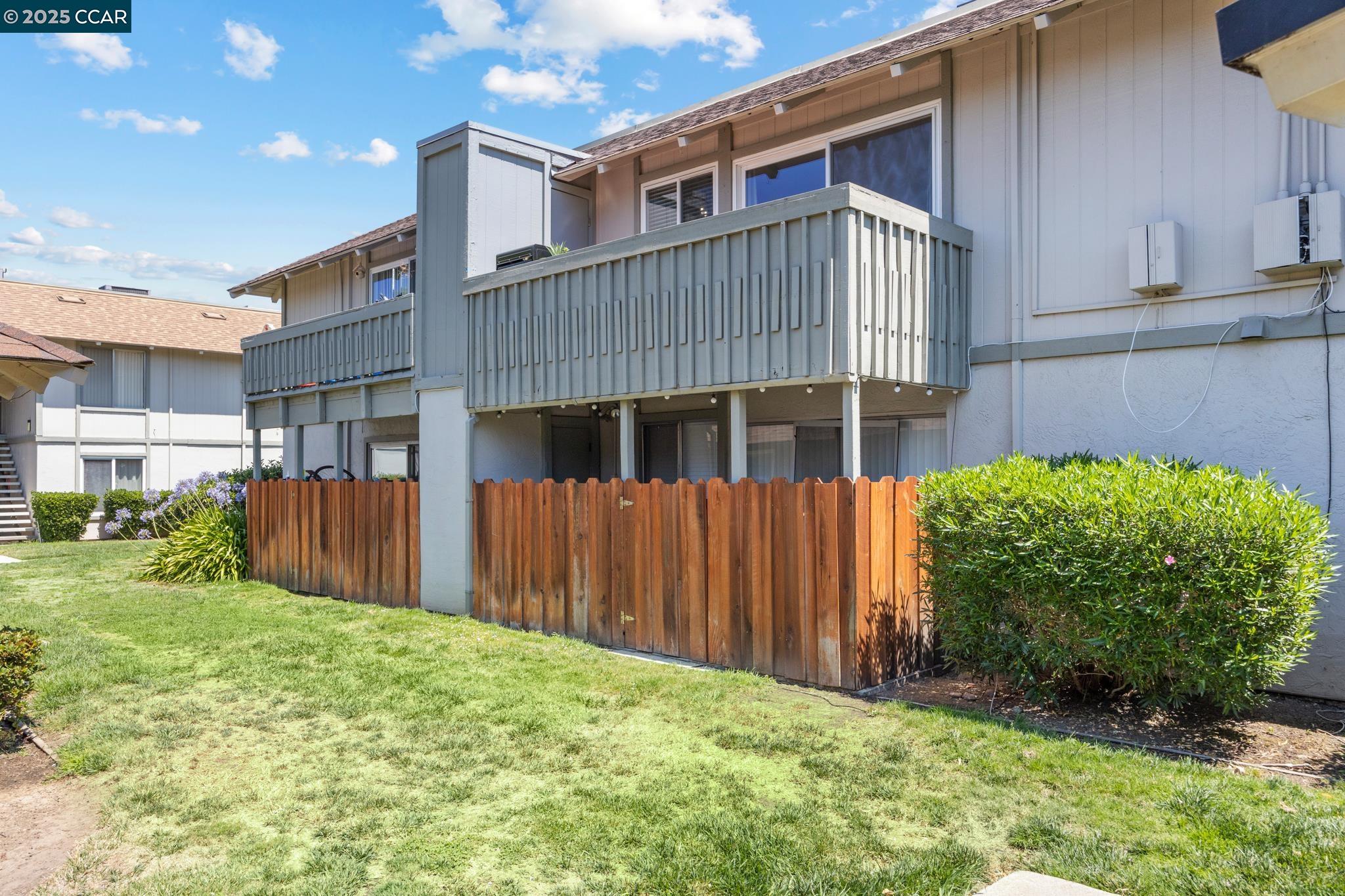 Detail Gallery Image 30 of 41 For 825 Oak Grove Rd #62,  Concord,  CA 94518 - 2 Beds | 1 Baths