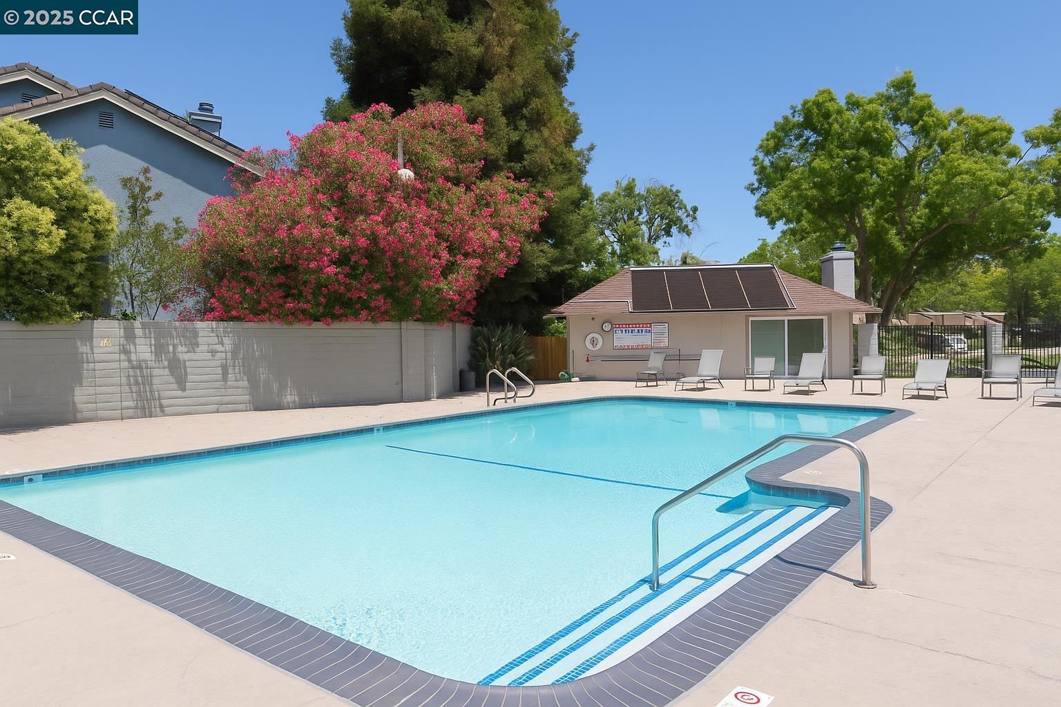 Detail Gallery Image 32 of 41 For 825 Oak Grove Rd #62,  Concord,  CA 94518 - 2 Beds | 1 Baths