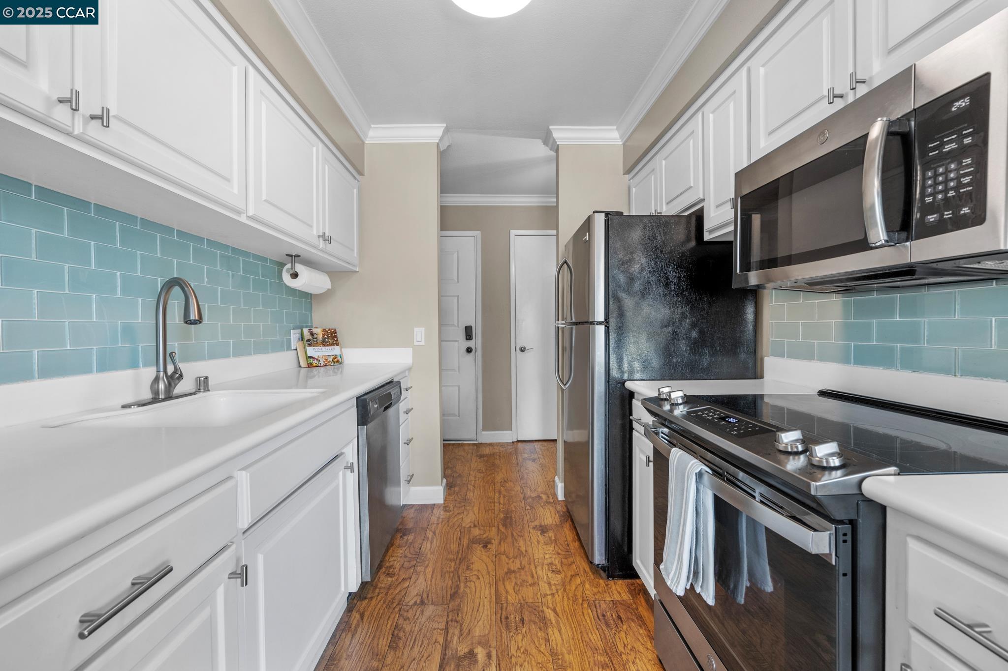 Detail Gallery Image 7 of 41 For 825 Oak Grove Rd #62,  Concord,  CA 94518 - 2 Beds | 1 Baths