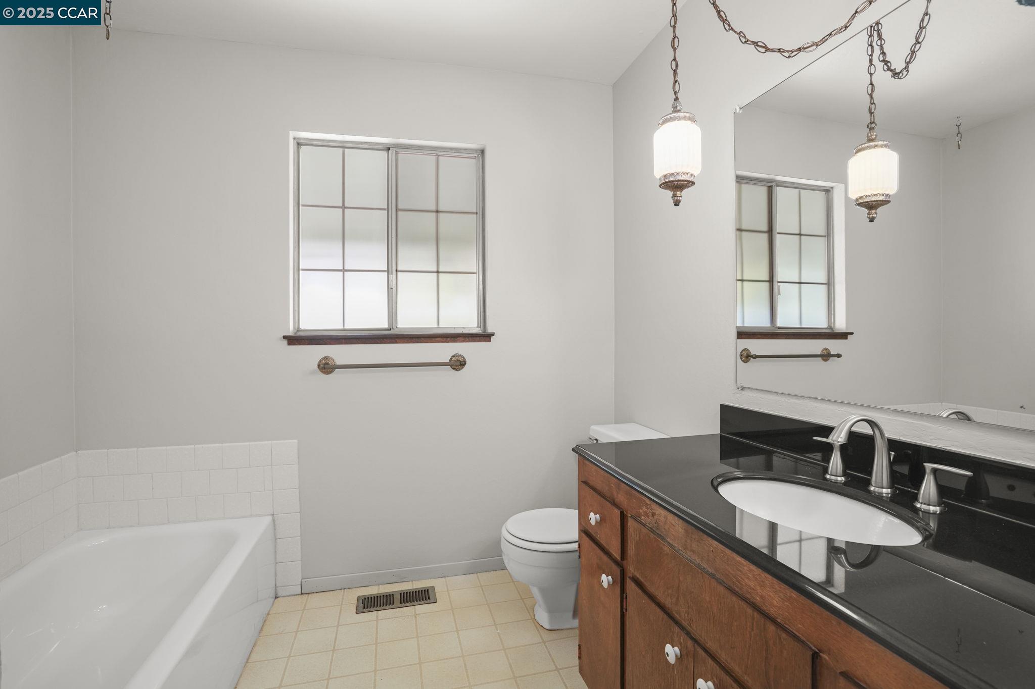 Detail Gallery Image 19 of 27 For 683 Southwood Drive, Brentwood,  CA 94513-1547 - 3 Beds | 2 Baths