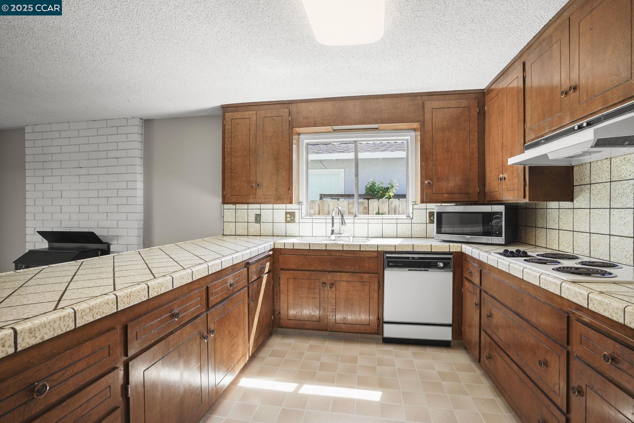 Detail Gallery Image 9 of 27 For 683 Southwood Drive, Brentwood,  CA 94513-1547 - 3 Beds | 2 Baths
