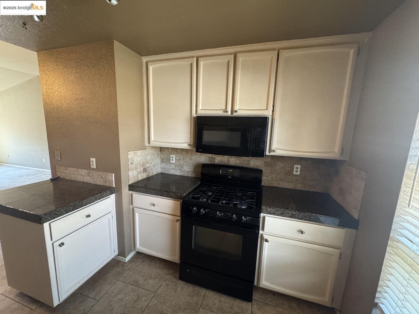 Detail Gallery Image 11 of 26 For 8008 Wagner Ct, Antelope,  CA 95843 - 2 Beds | 2 Baths