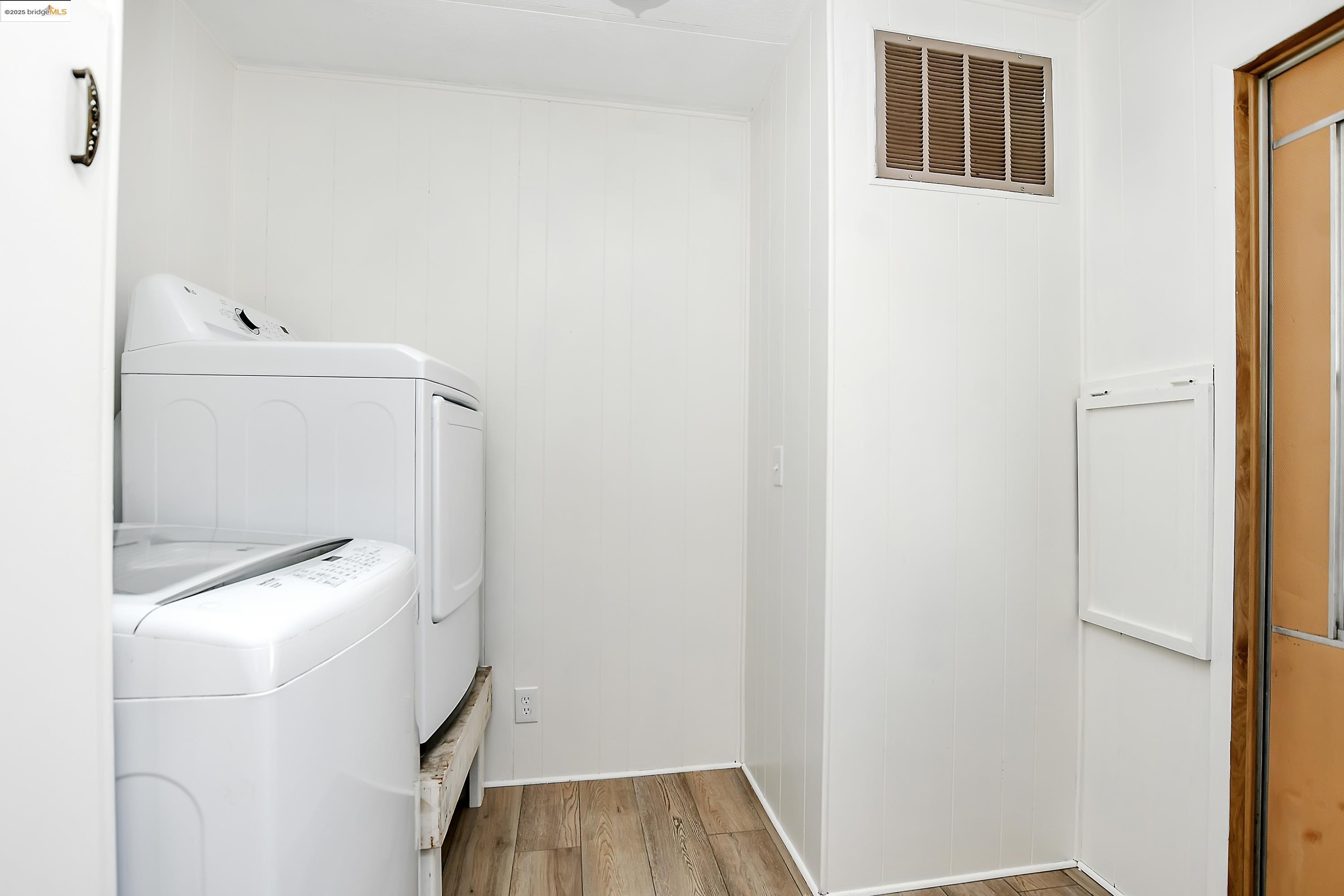 Detail Gallery Image 13 of 35 For 123 Phyllis Ct #123,  Vallejo,  CA 94590 - 3 Beds | 2 Baths