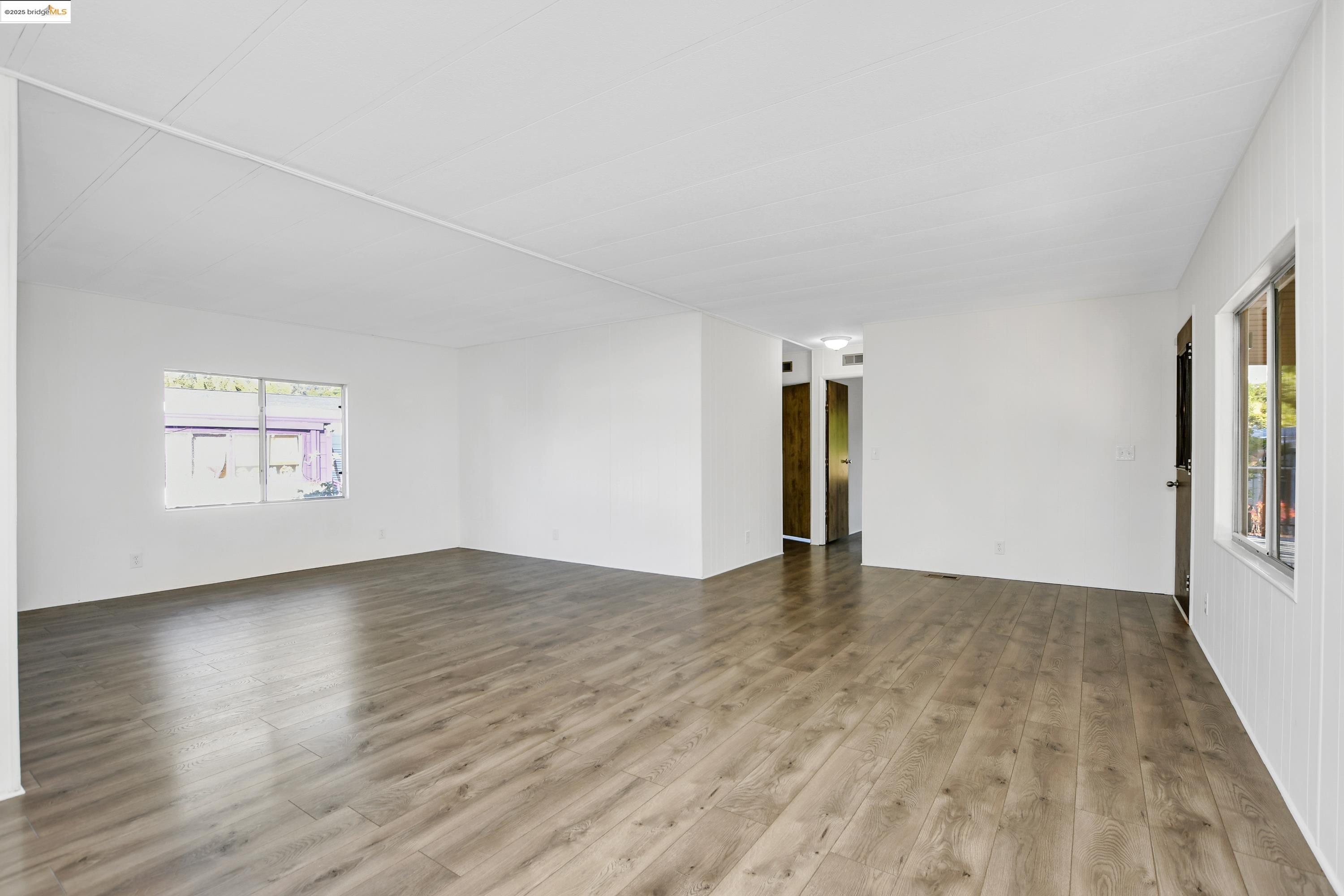 Detail Gallery Image 18 of 35 For 123 Phyllis Ct #123,  Vallejo,  CA 94590 - 3 Beds | 2 Baths