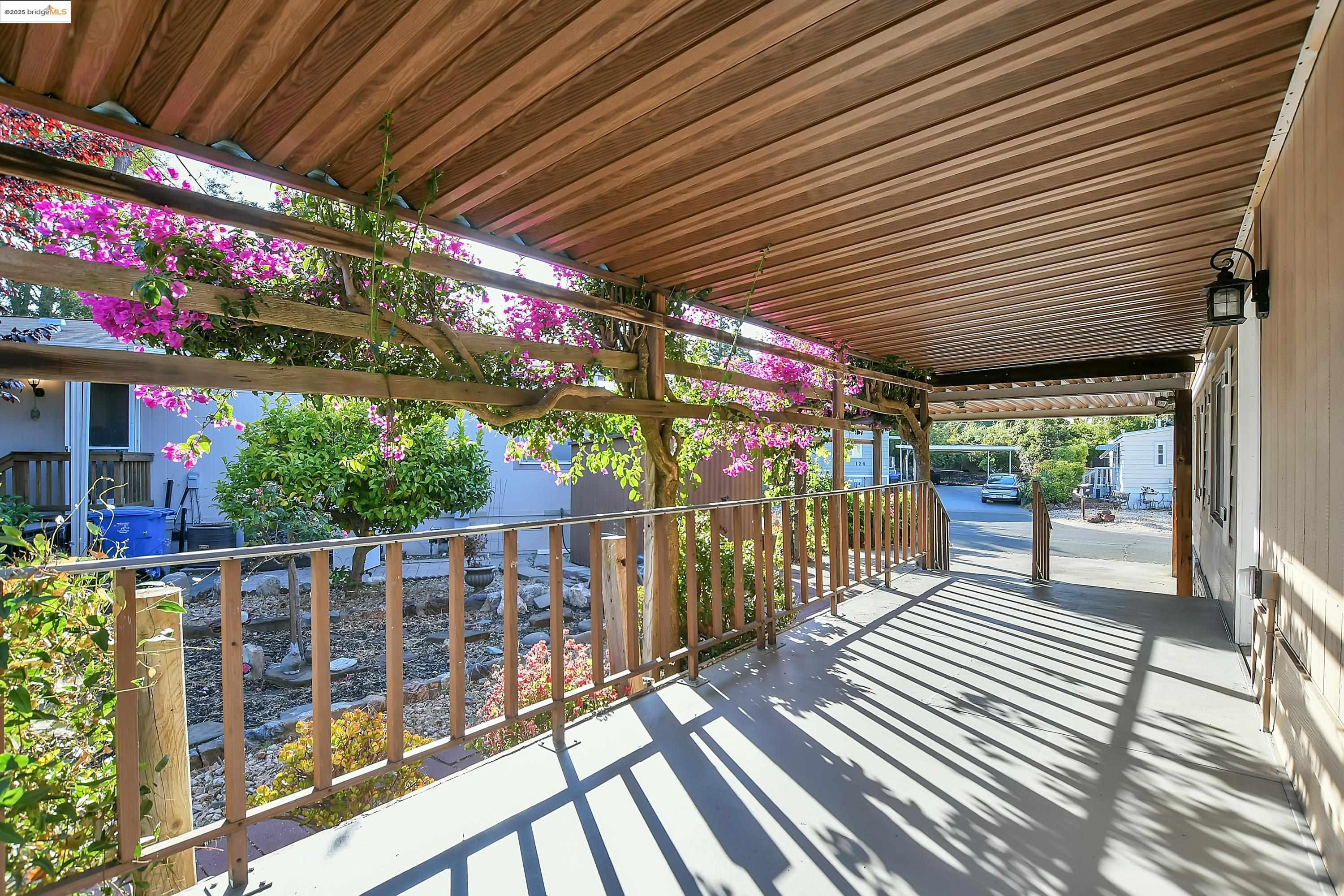 Detail Gallery Image 23 of 35 For 123 Phyllis Ct #123,  Vallejo,  CA 94590 - 3 Beds | 2 Baths