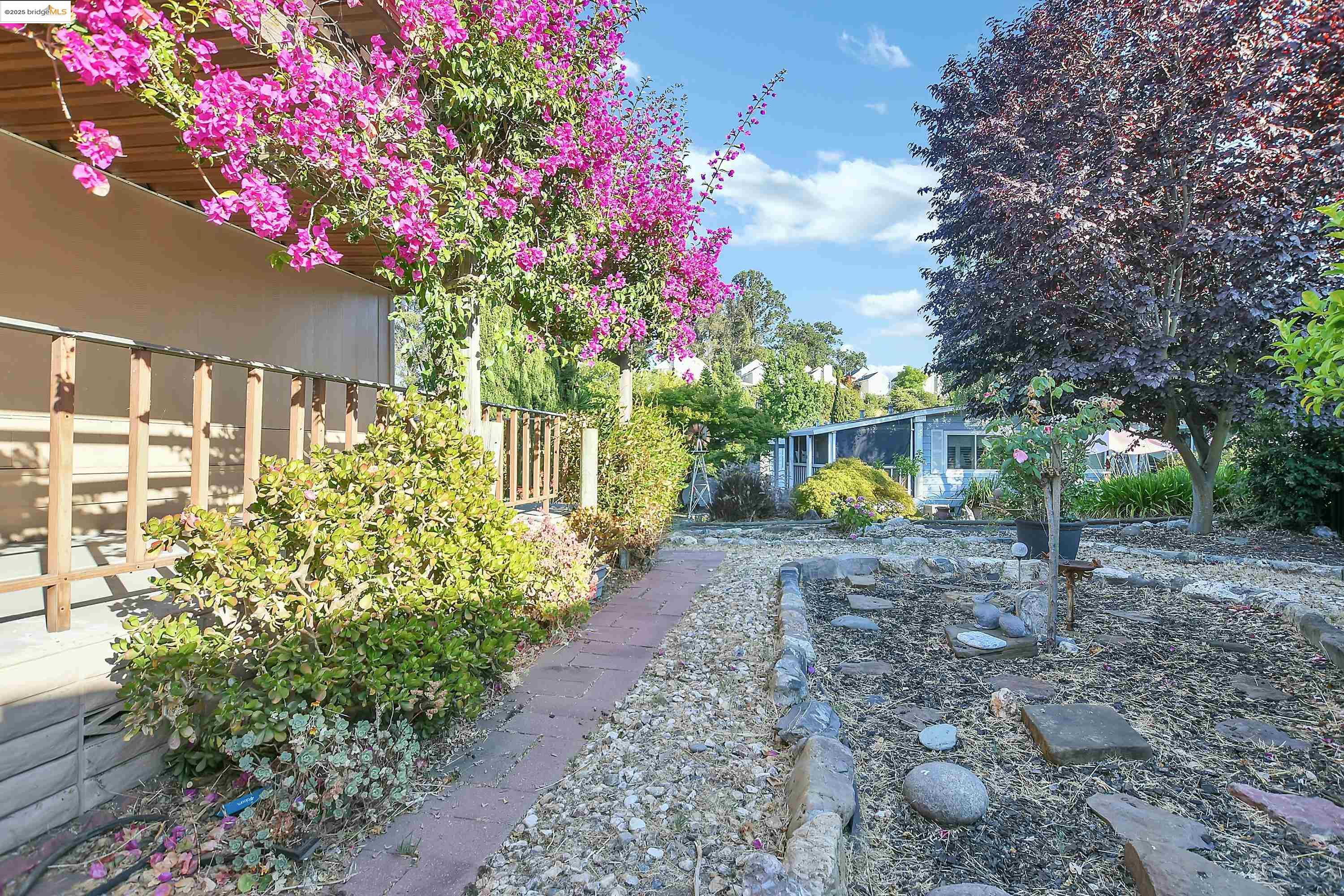Detail Gallery Image 24 of 35 For 123 Phyllis Ct #123,  Vallejo,  CA 94590 - 3 Beds | 2 Baths