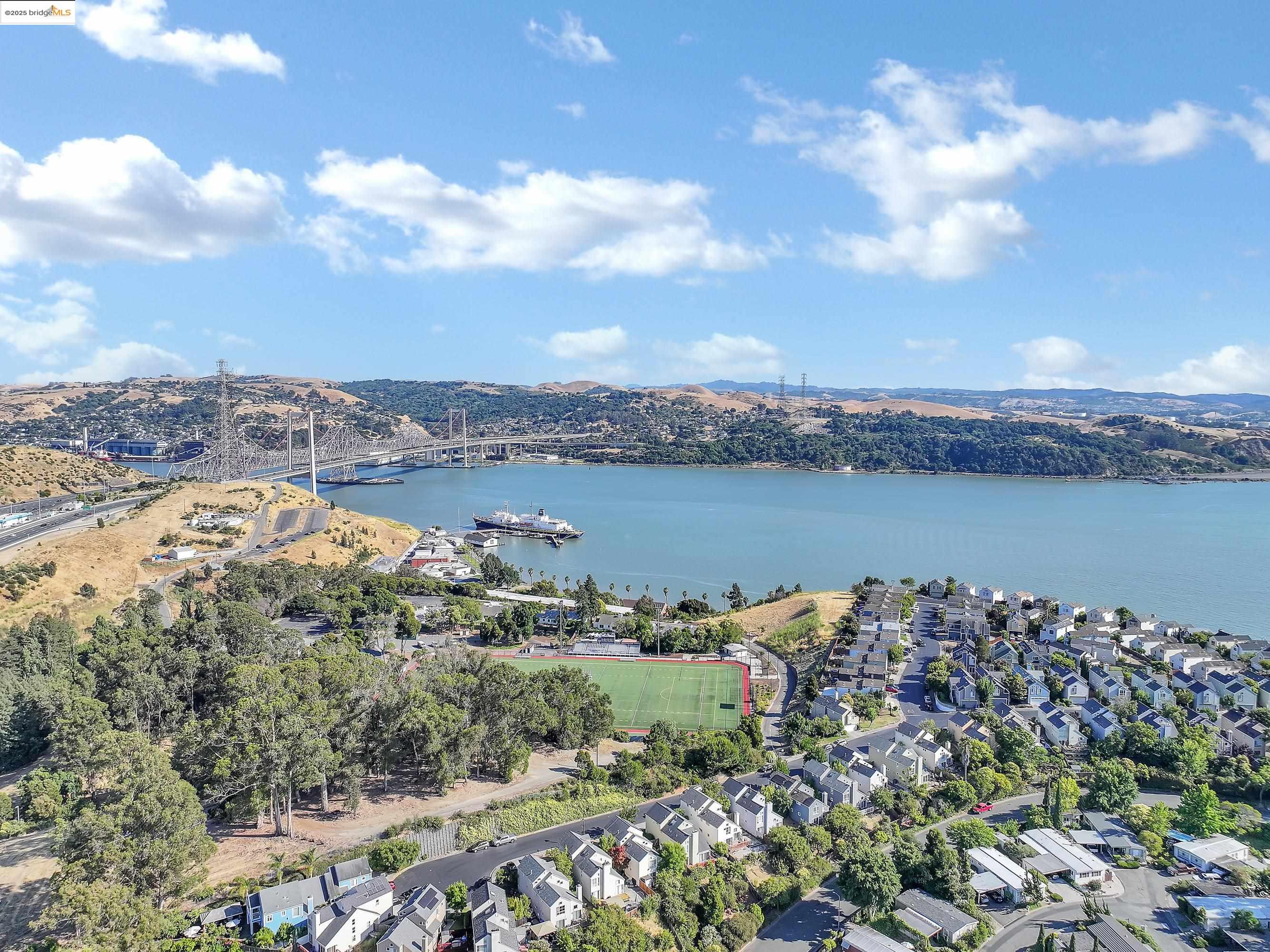 Detail Gallery Image 33 of 35 For 123 Phyllis Ct #123,  Vallejo,  CA 94590 - 3 Beds | 2 Baths