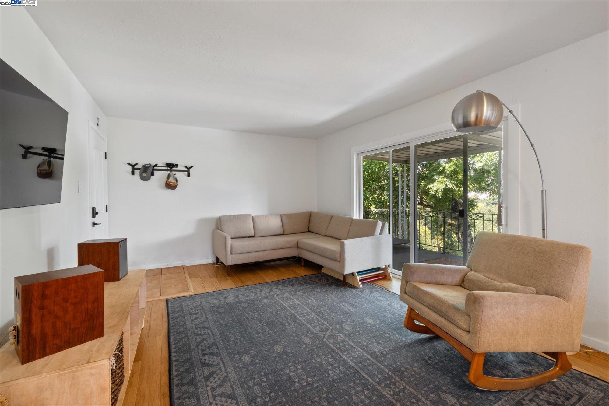 Detail Gallery Image 4 of 60 For 3412 Wyman St, Oakland,  CA 94619 - 3 Beds | 2 Baths